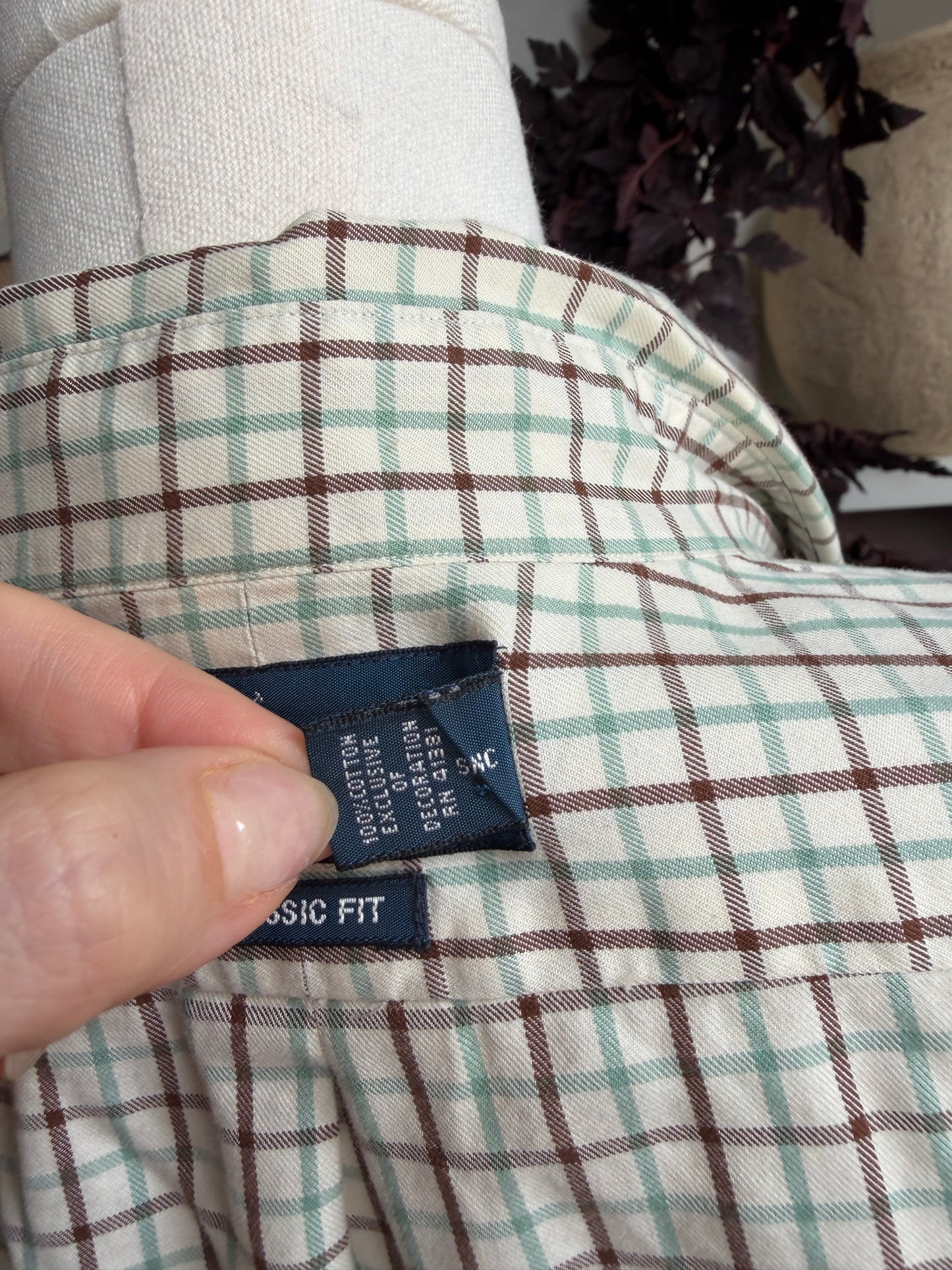 90s Ralph Lauren Classic Fit cotton button down. Fits S-L