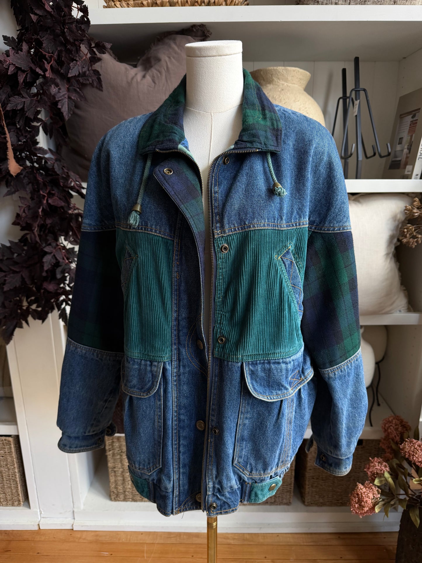 90s Current Scene denim bomber. Fits S-L