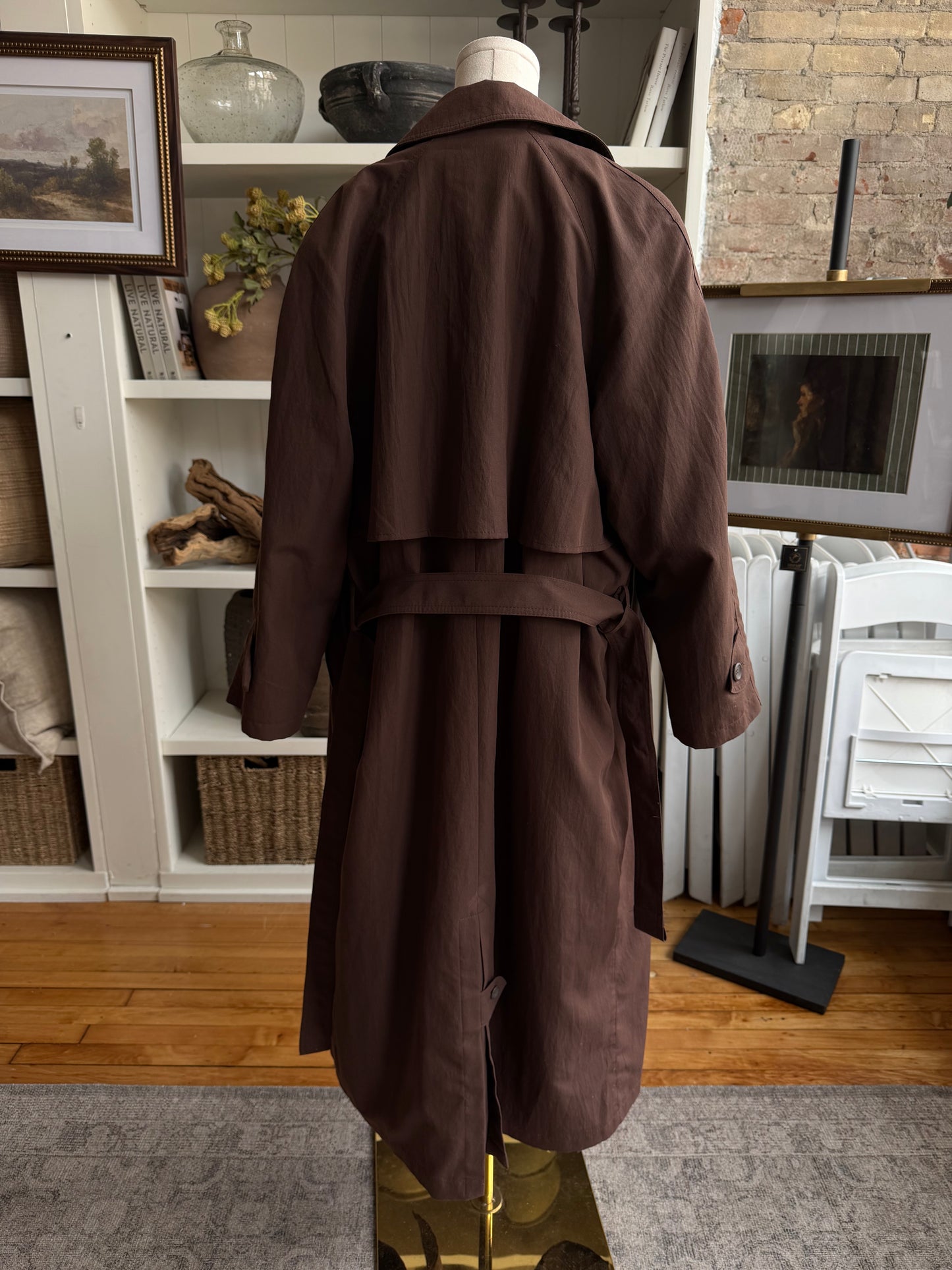90s London Fog brown trench with zip out lining.