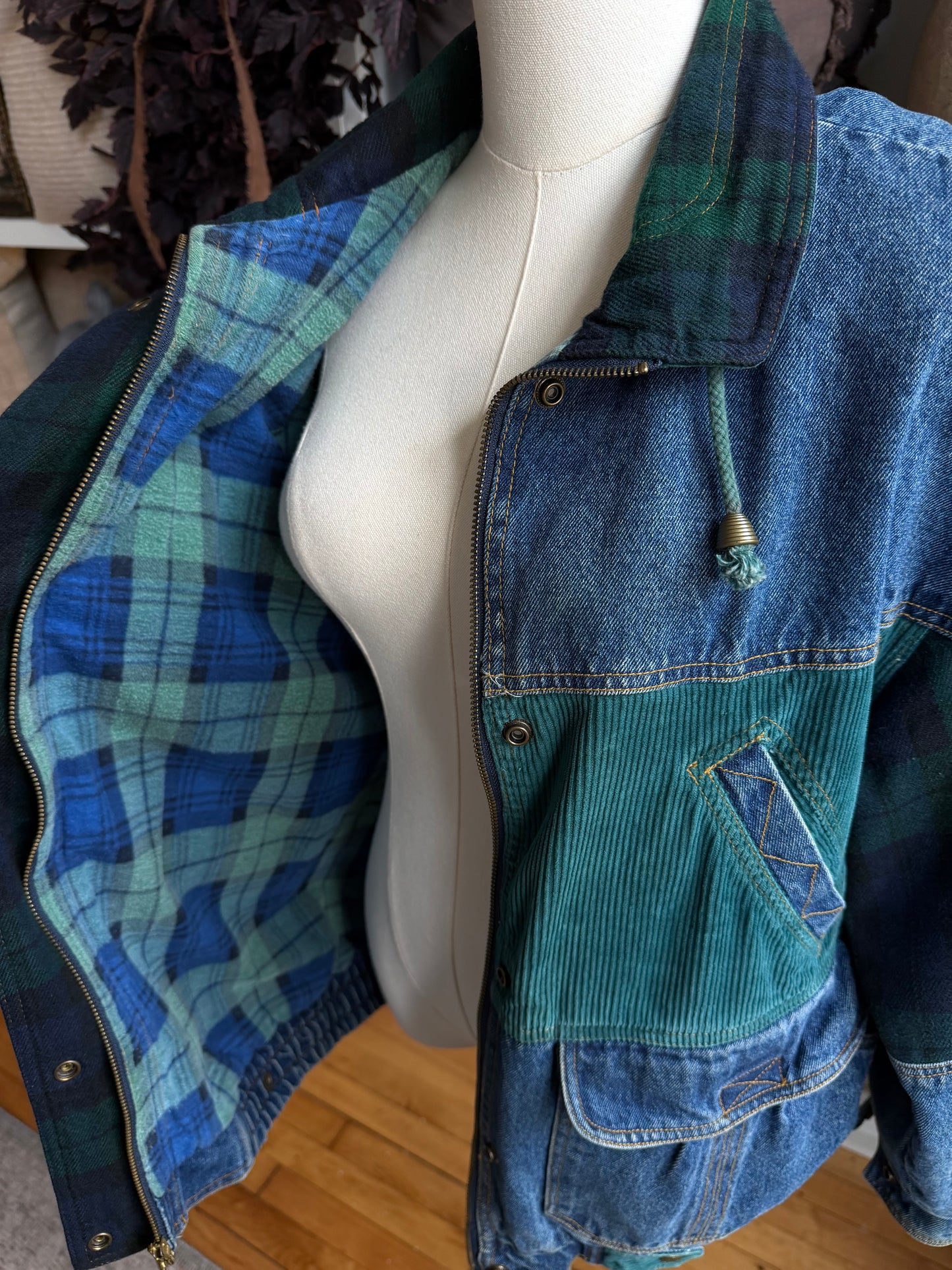 90s Current Scene denim bomber. Fits S-L