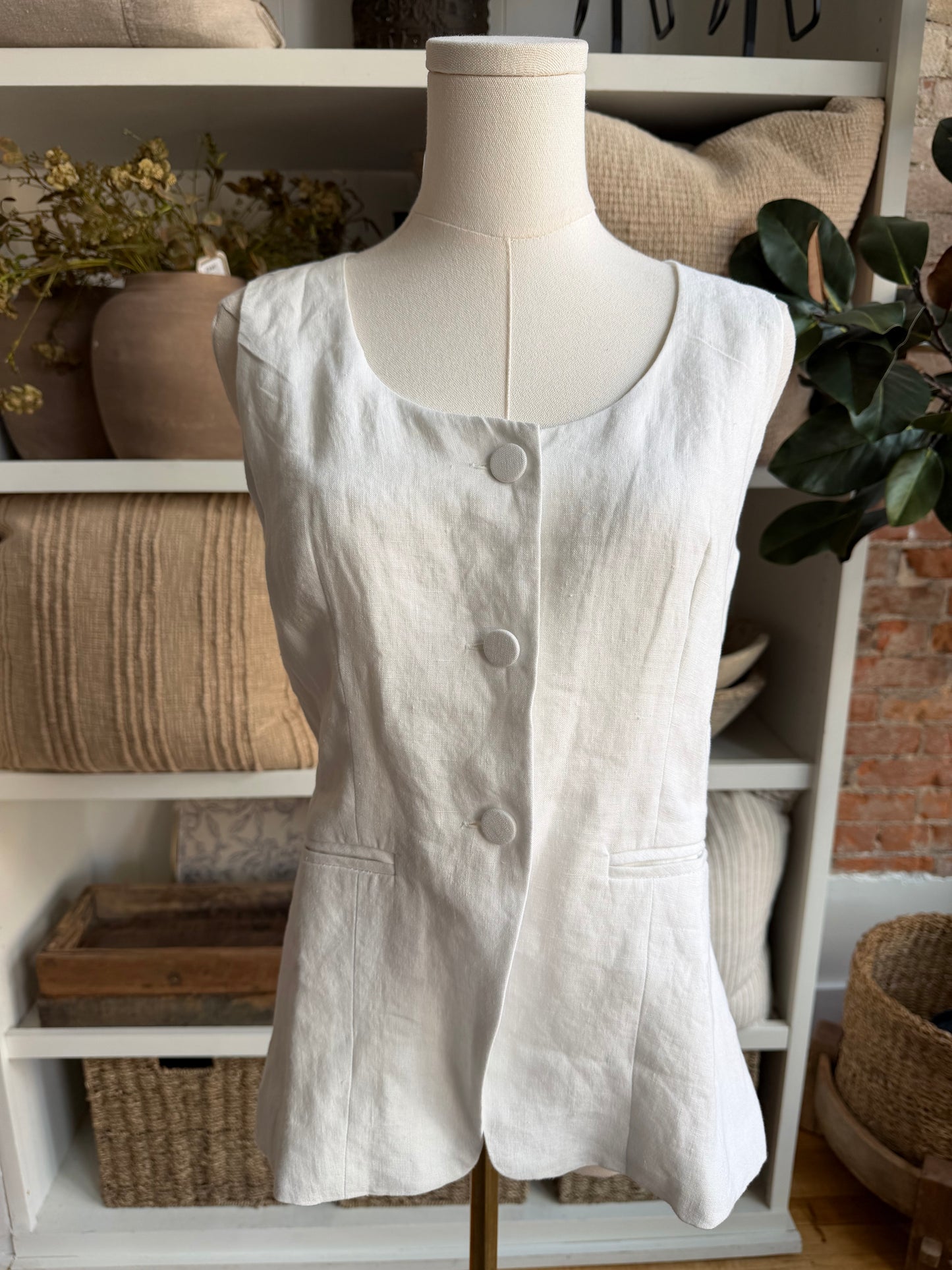 Madewell white linen vest. Size 8. NWT