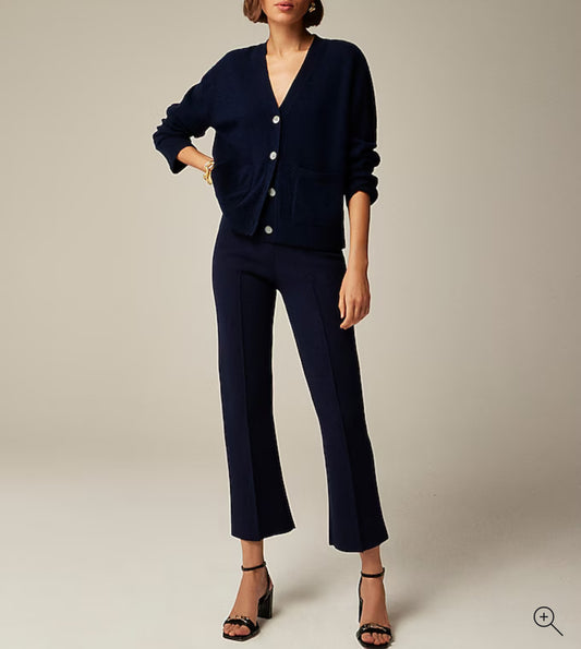 JCrew Delaney kick out sweater pant in black. Size medium tall