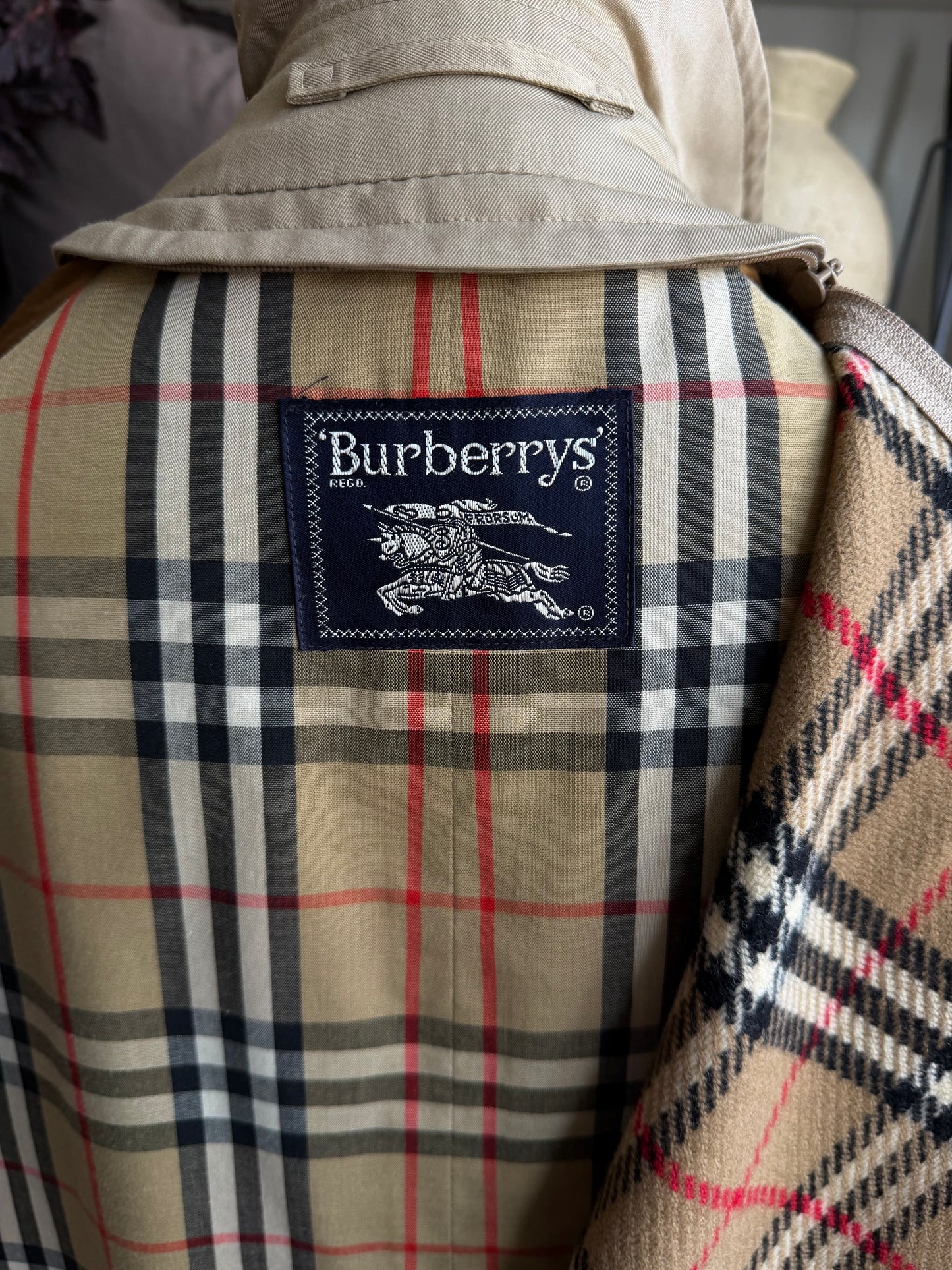 Vintage Burberry khaki trench with zip out wool lining. Fits M-XL