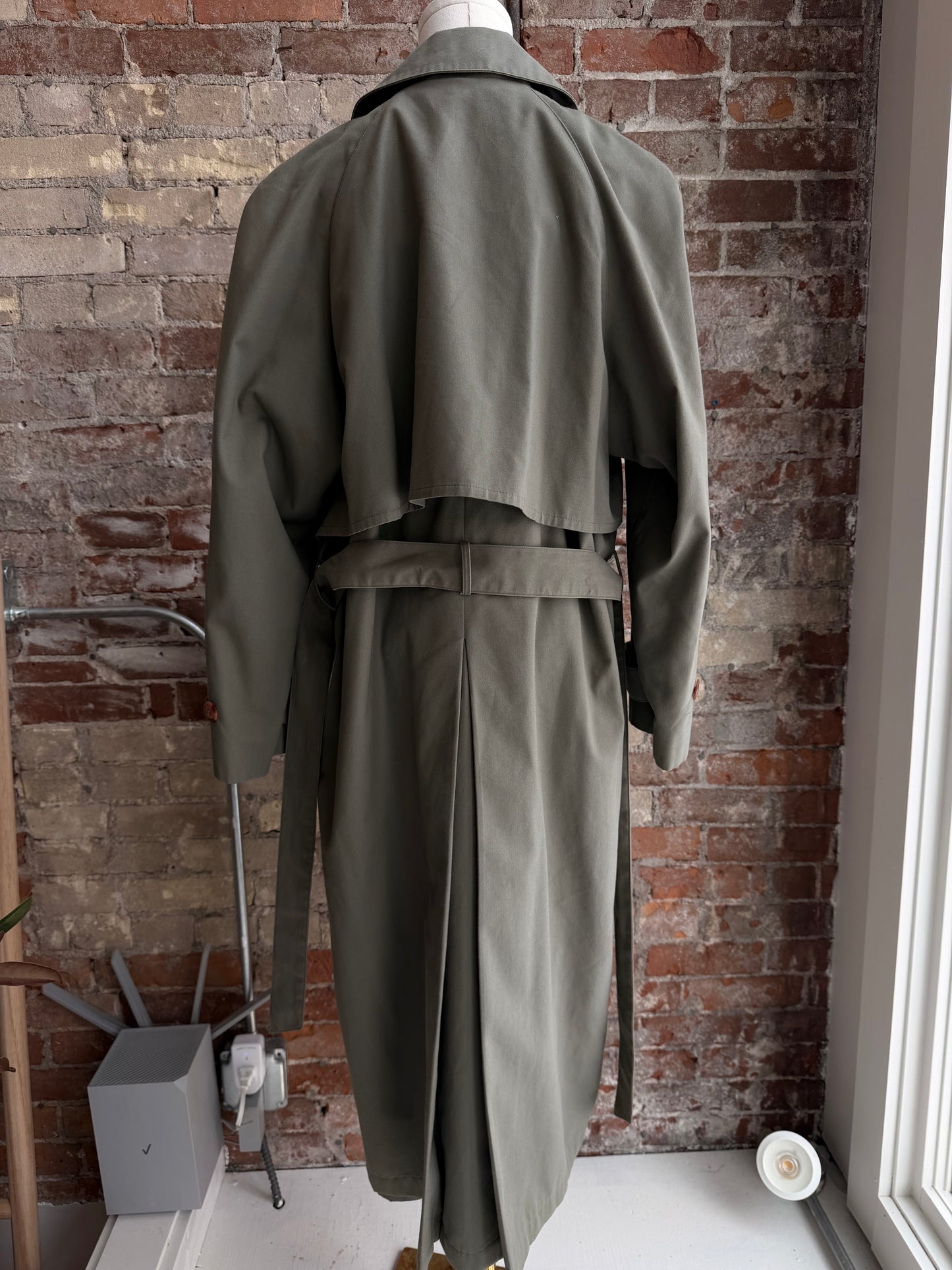 90s Jacqueline Ferrar sage green light weight trench. Made in Russia