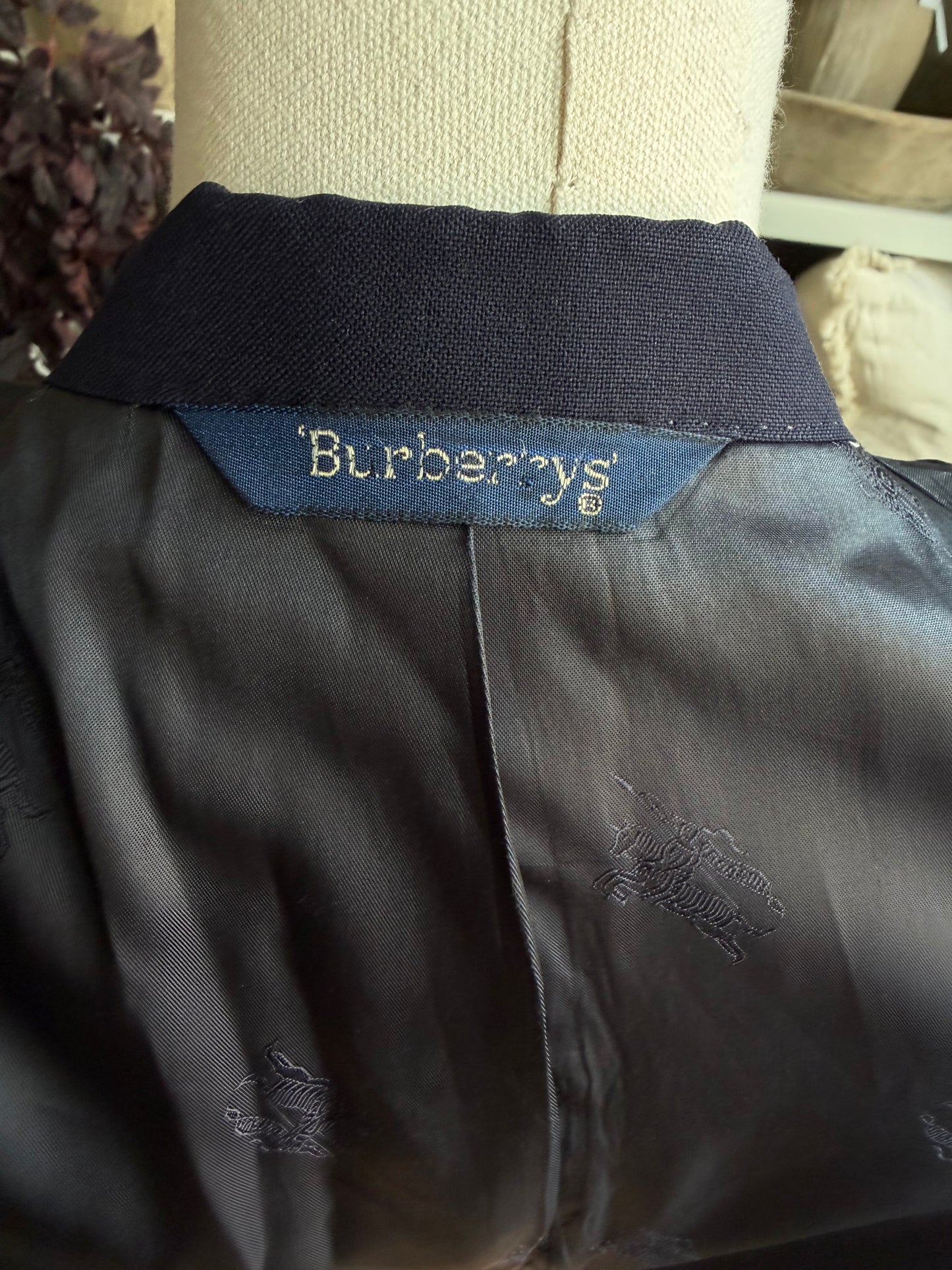 80s Burberrys Navy wool blazer. Made in the USA. Fits M-XL