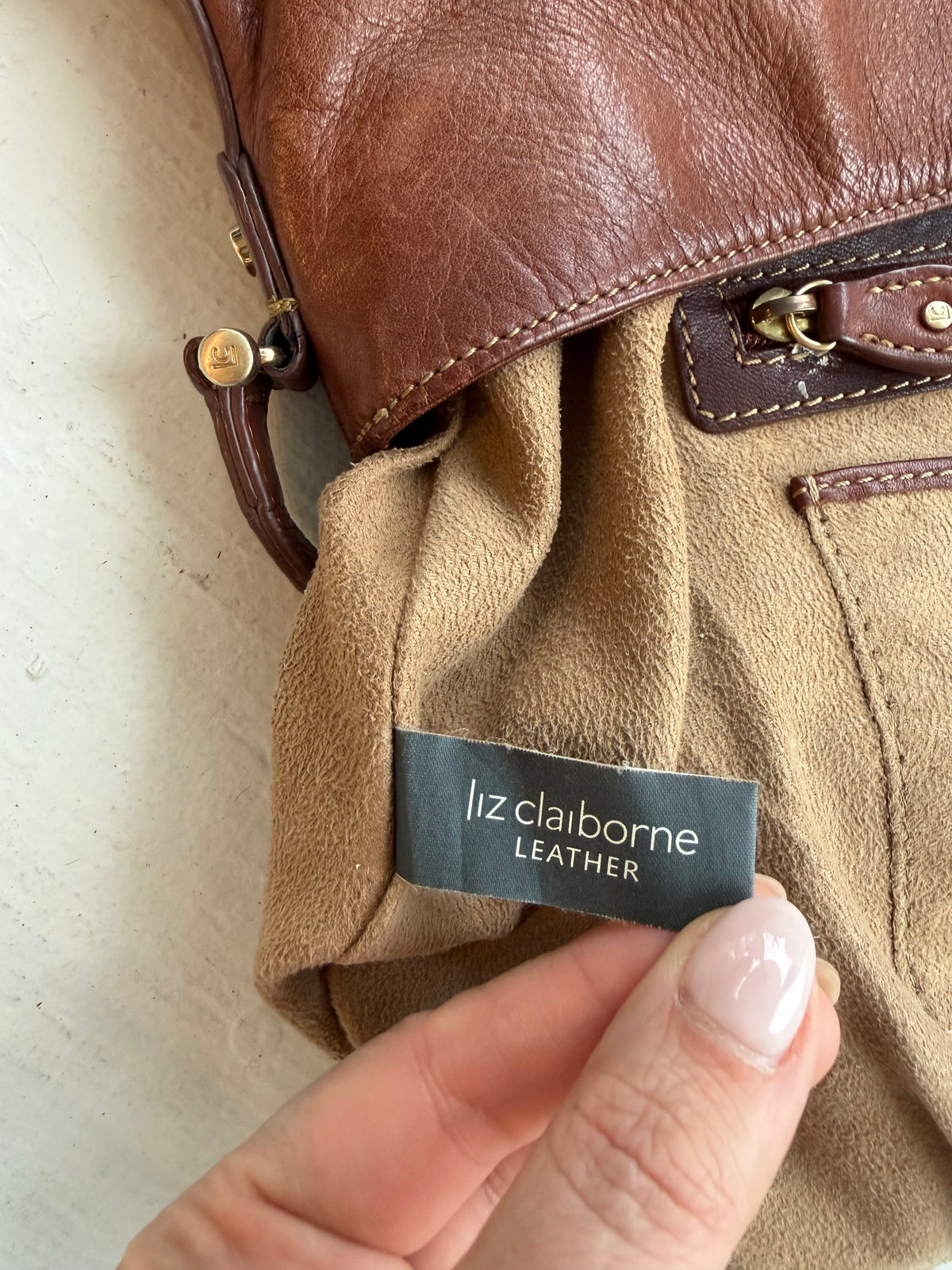 00 Liz Claiborne leather shoulder bag