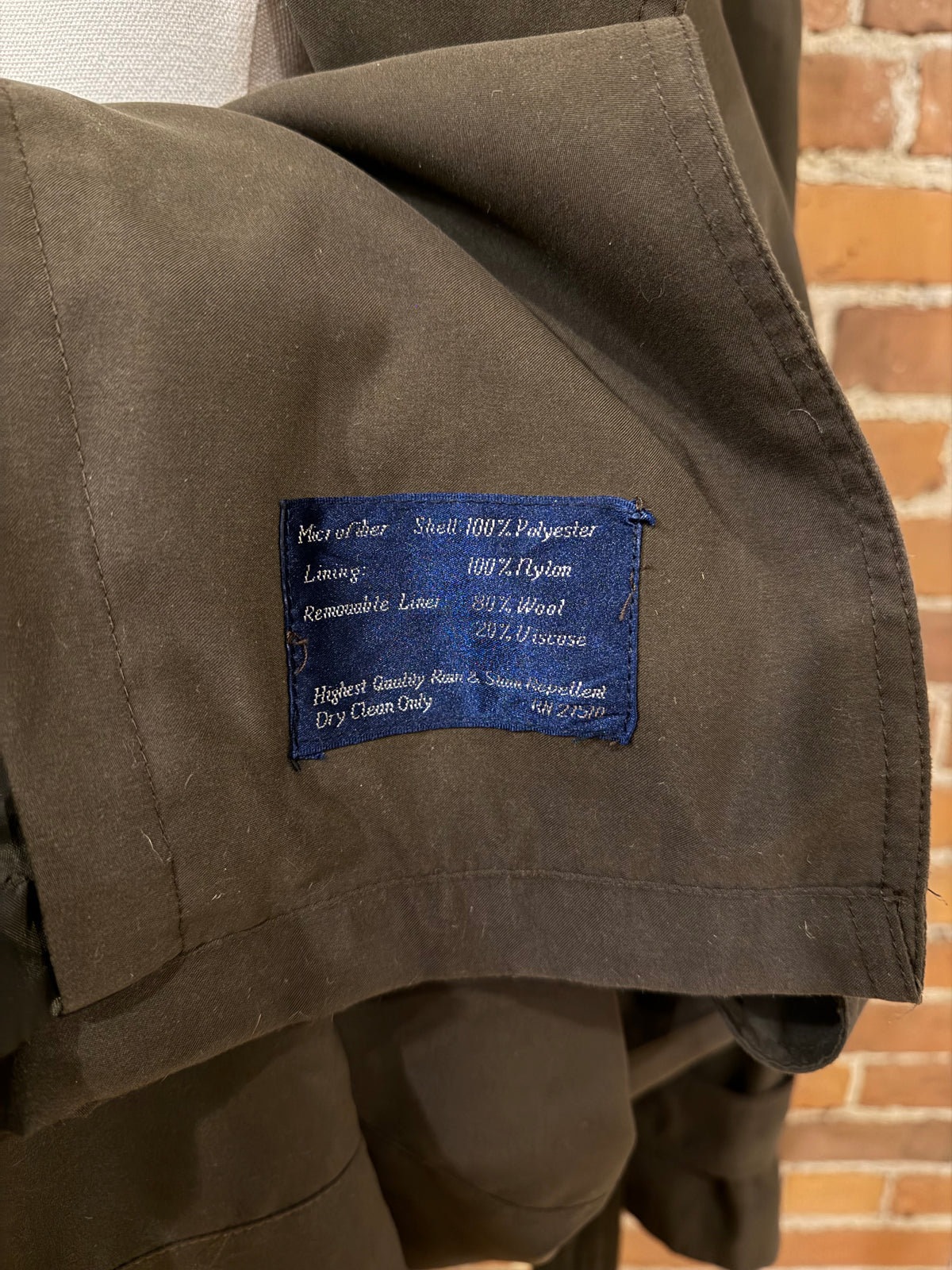 90s Ralph Lauren brown trench with removable wool lining. Fits M-XL
