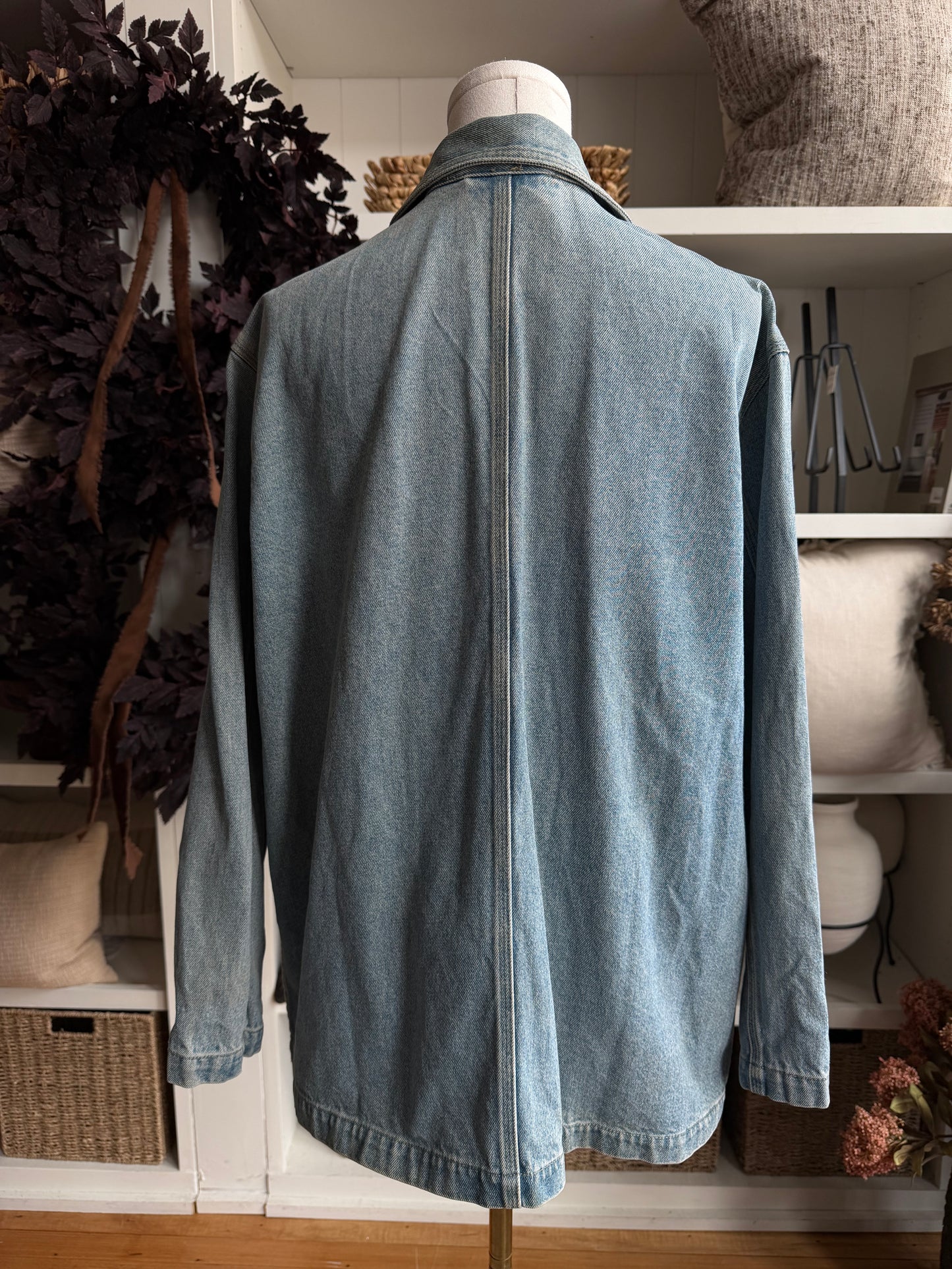90s Liz Claiborne denim chore coat. Fits XS-M petite