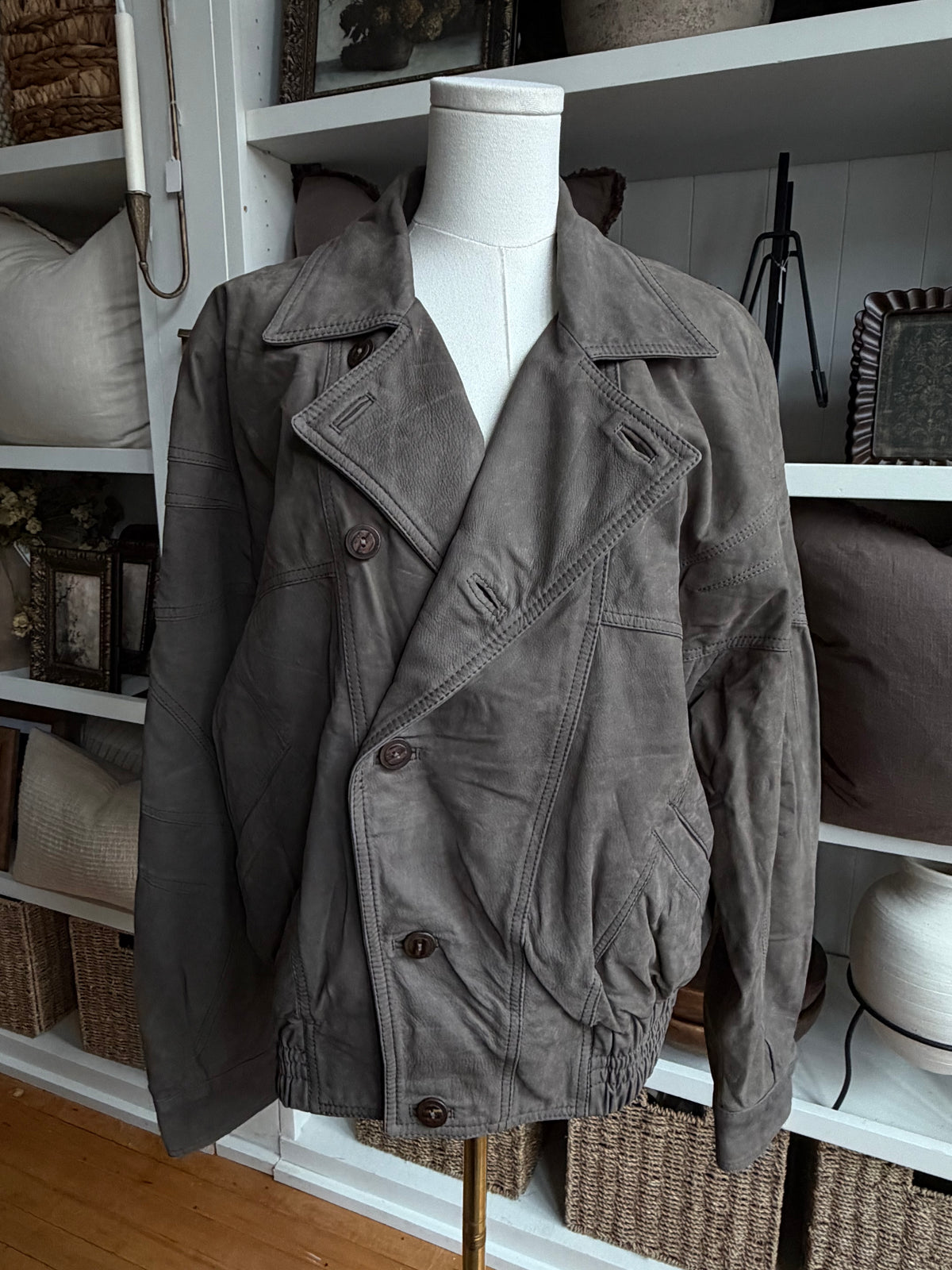Vintage grey leather bomber. Sourced in Italy. Fits S-L