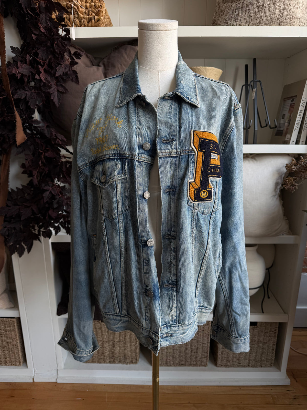 00s Polo Ralph Lauren denim jacket with tiger on back. Fits S-L