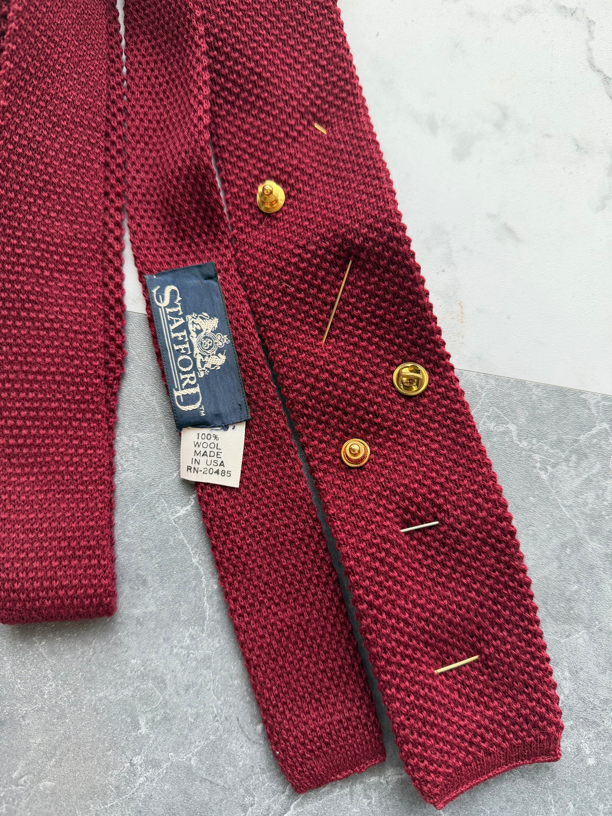 Brooch tie