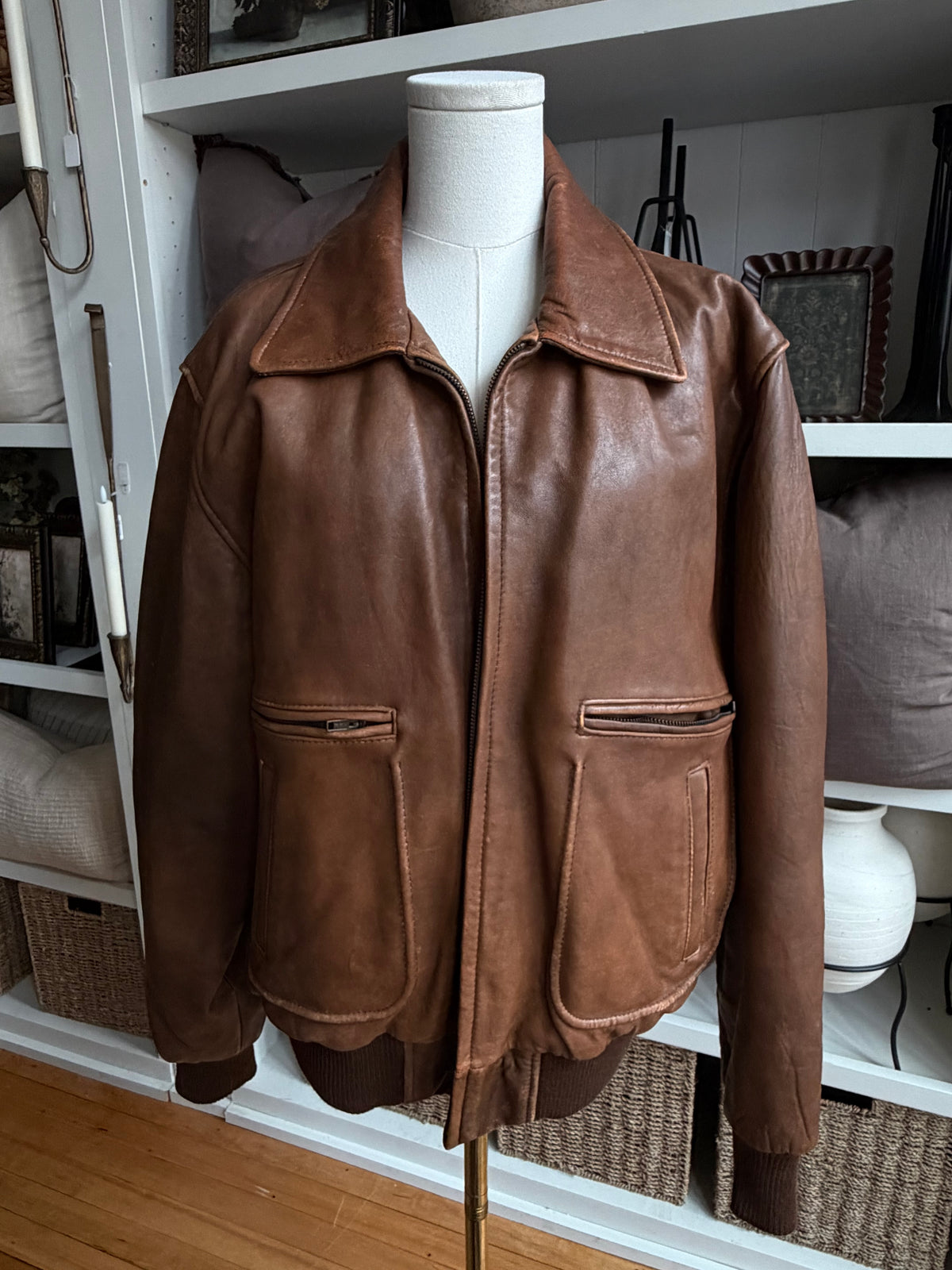 90s Adam Spencer leather bomber. Fits S-L