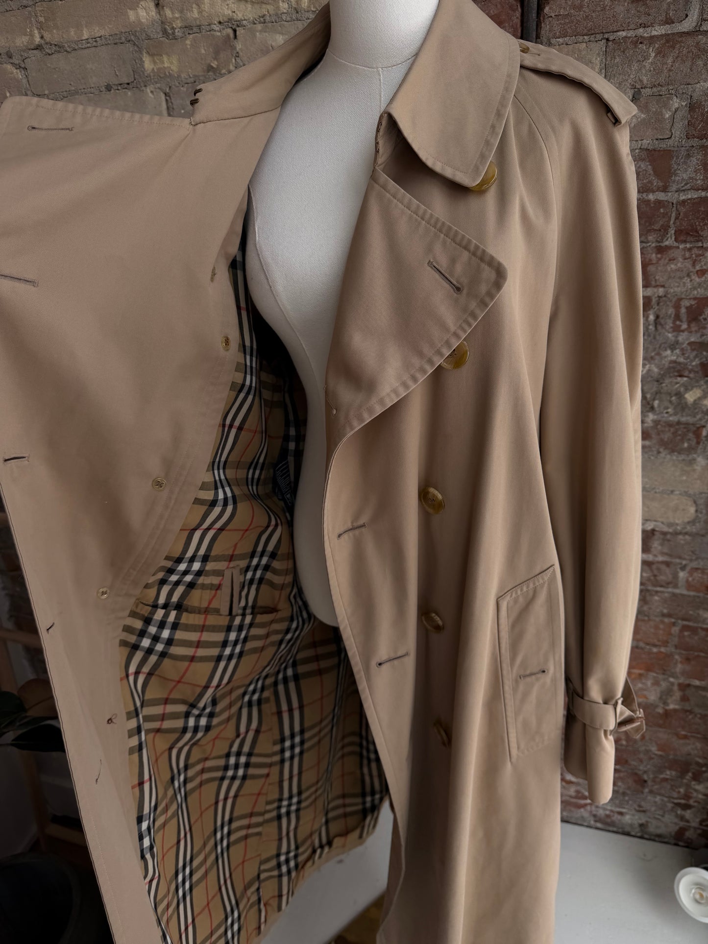 Vintage Burberrys classic khaki trench