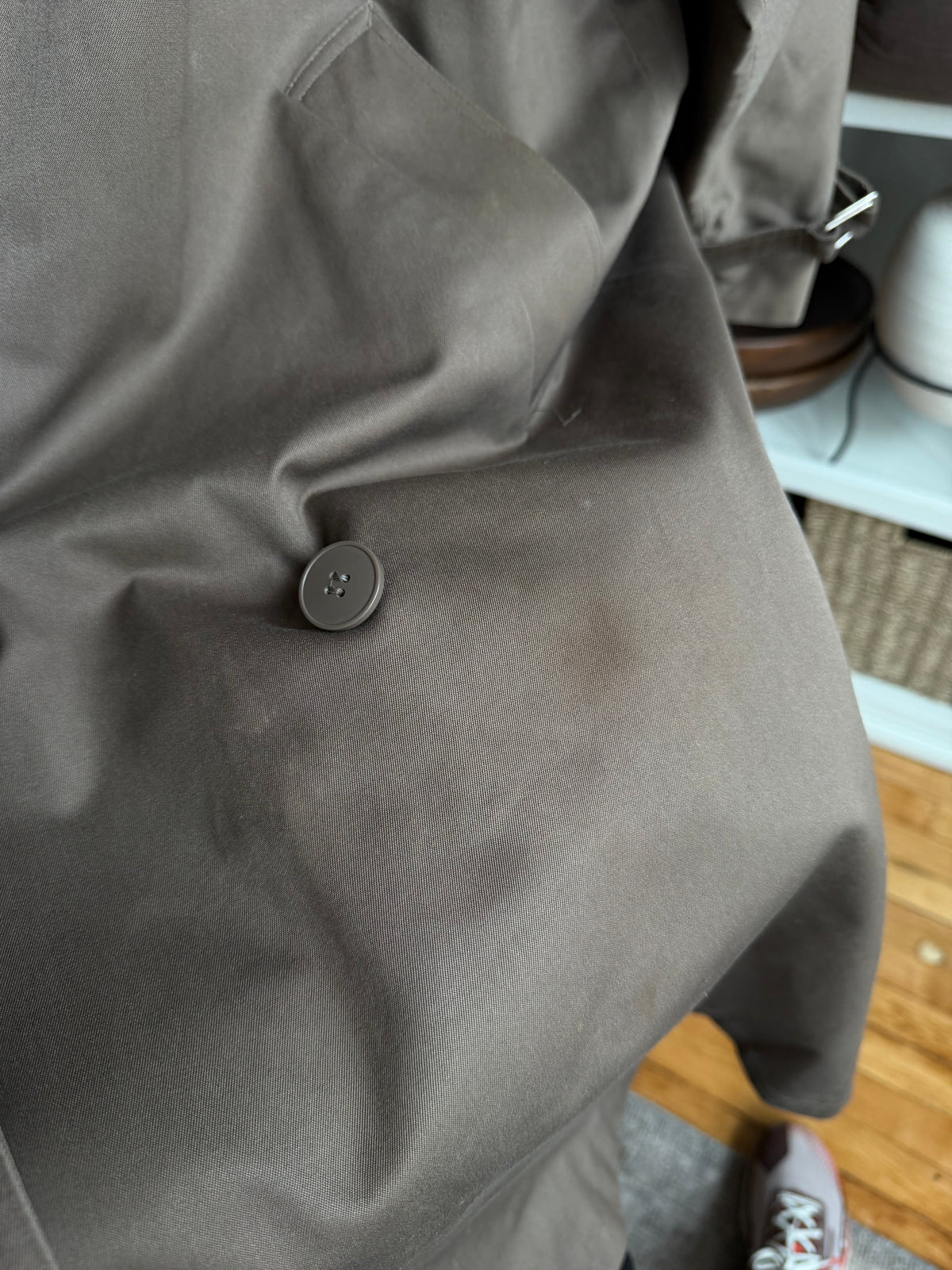90s La Vogue trench with leather collar. Fits S-L
