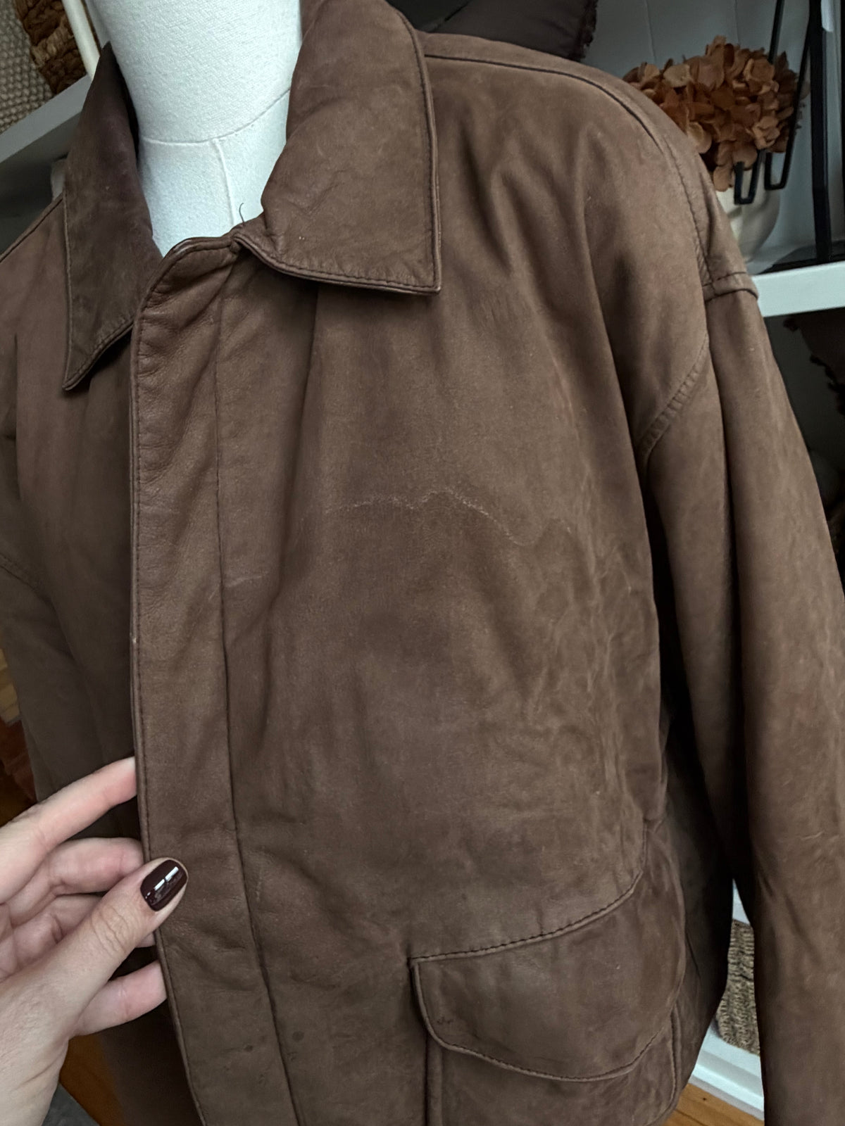90s Wilson’s Adventure Bound leather bomber. Fits M-XL