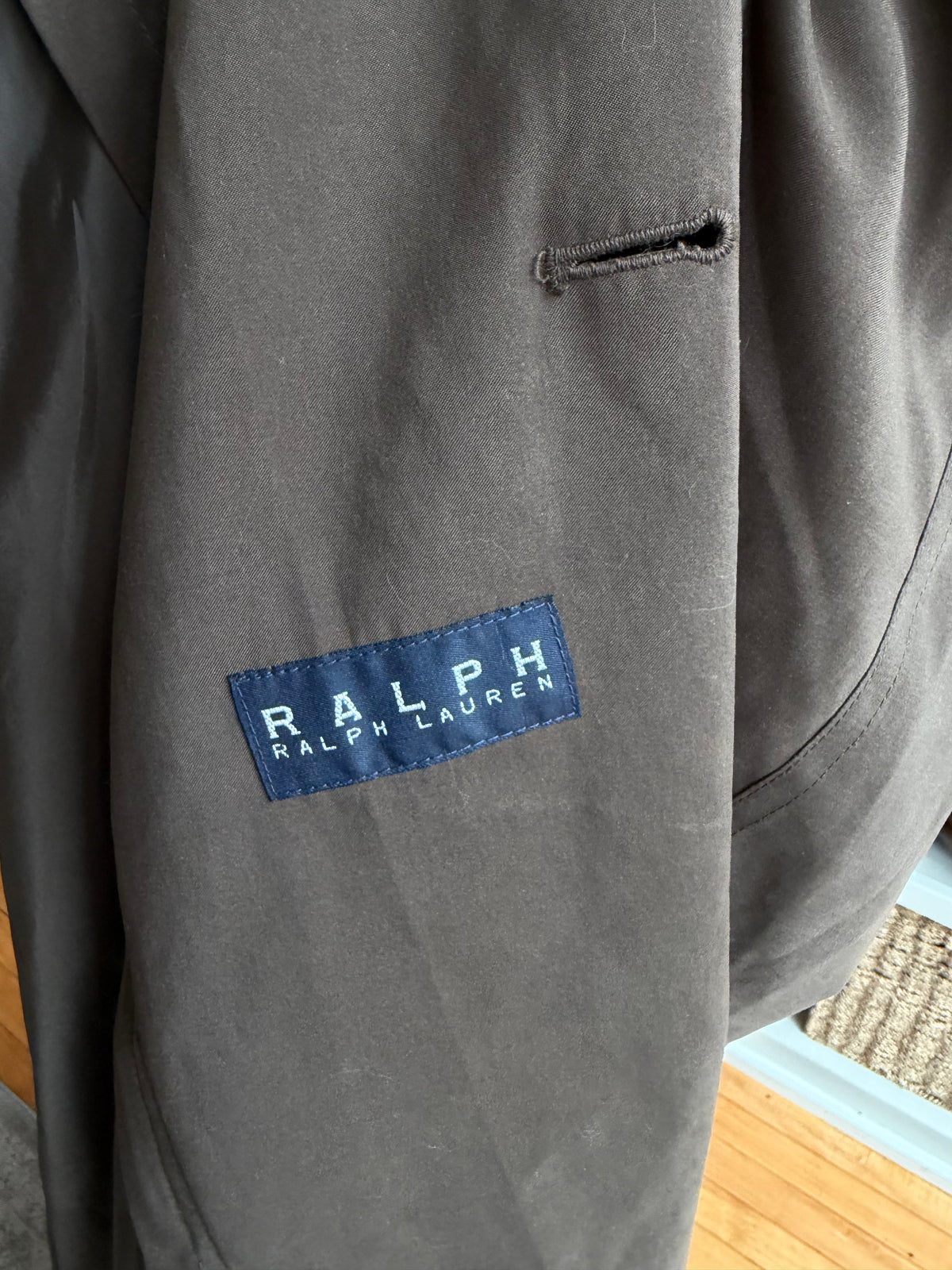 90s Ralph by Ralph Lauren brown trench. Fits M-XL tall