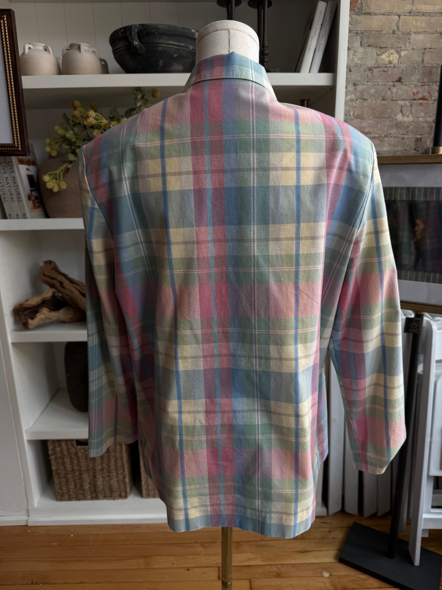 Vintage Alfred Dunner plastic d lightweight blazer. Made in the USA