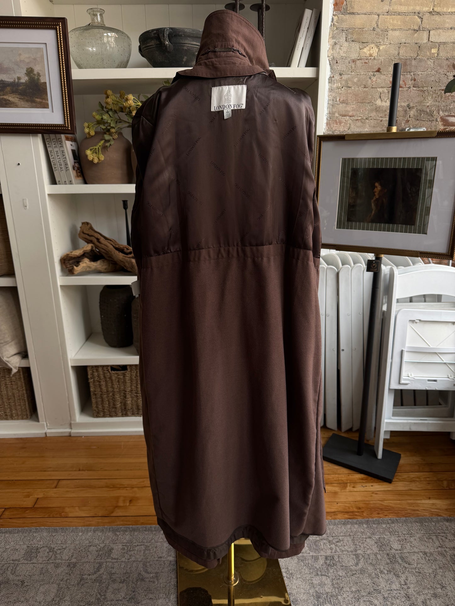 90s London Fog brown trench with zip out lining.
