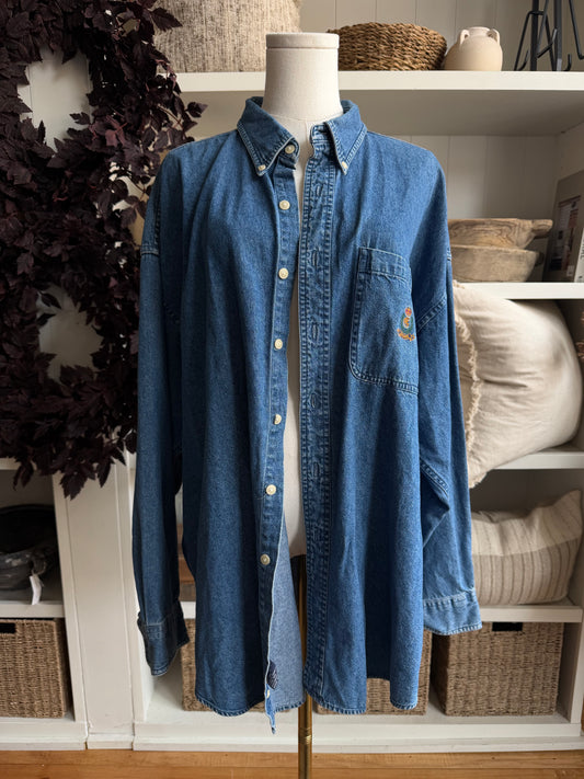 90s Chaps Ralph Lauren denim button down. Fits M-XL