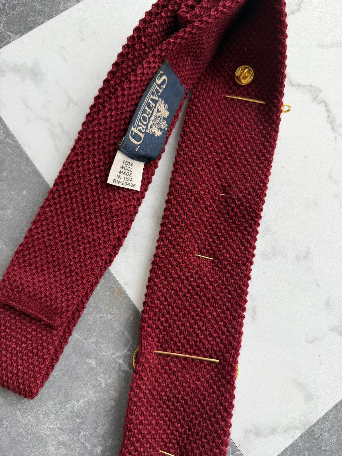 Brooch tie