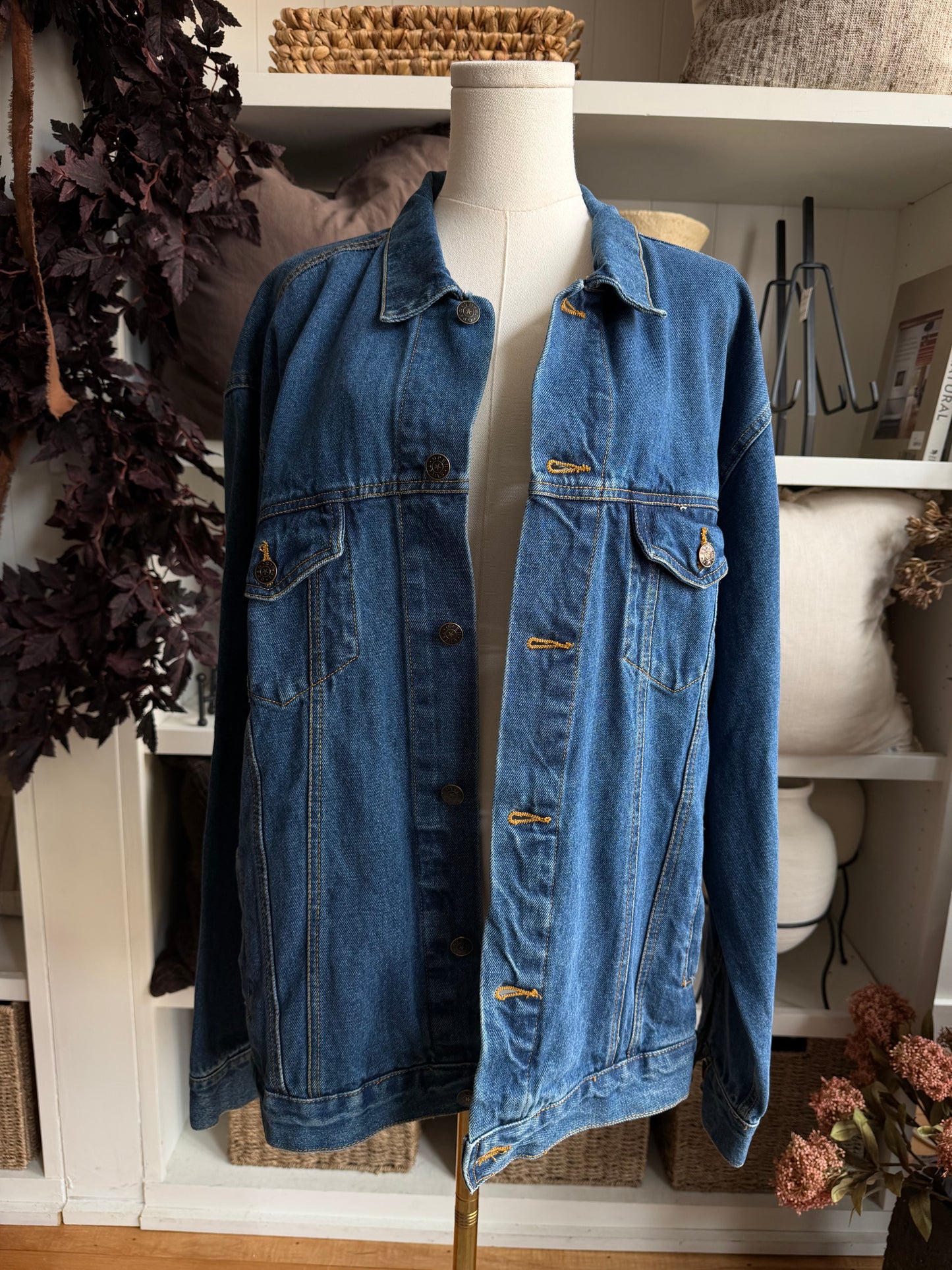 00s Open Trails denim jacket. Fits M-XL