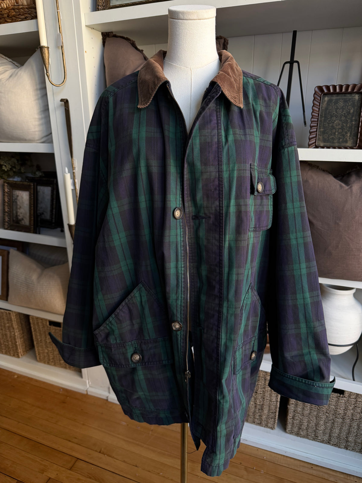 90s Gap black watch plaid barn coat. Fits M-XL