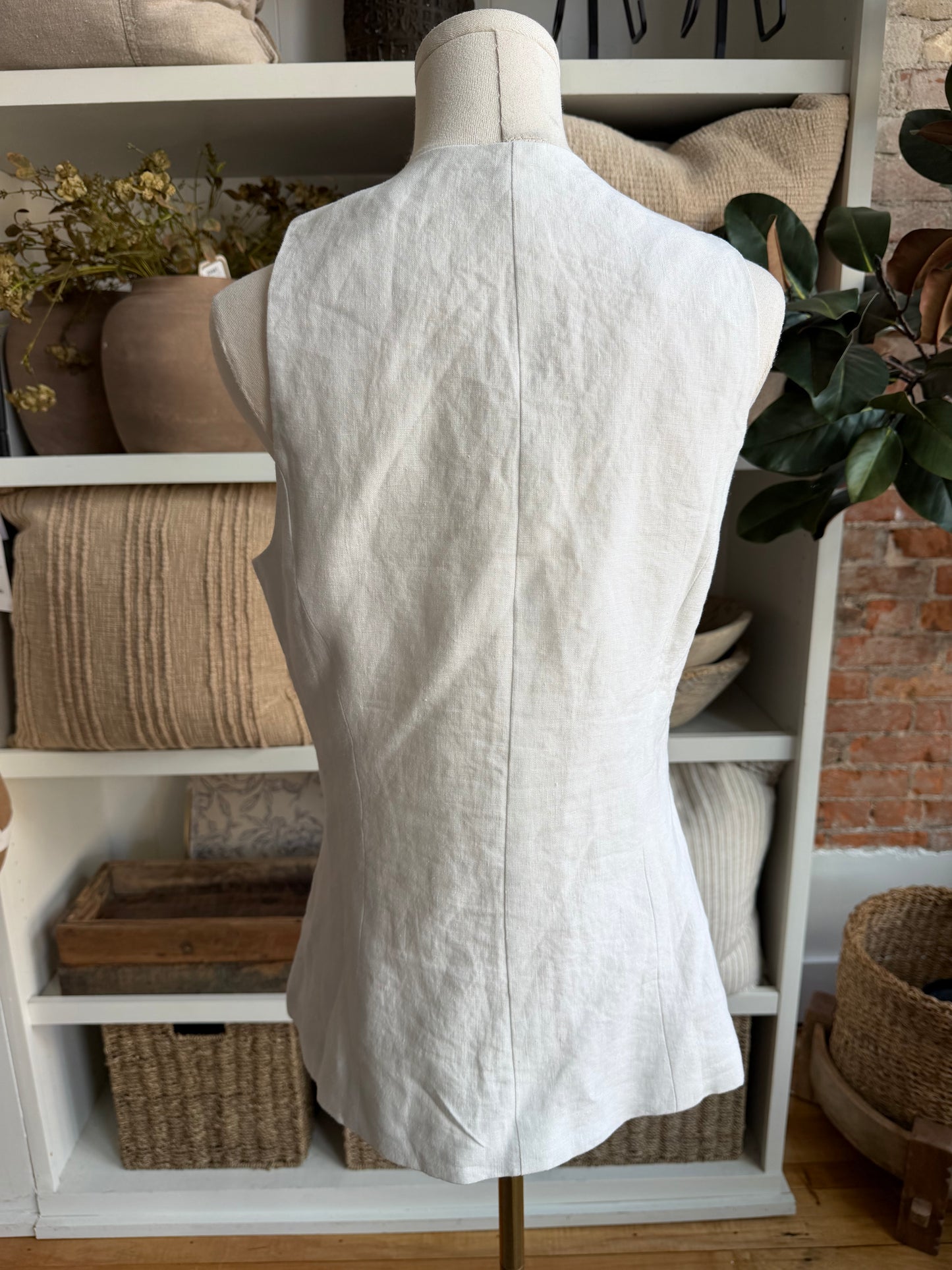 Madewell white linen vest. Size 8. NWT