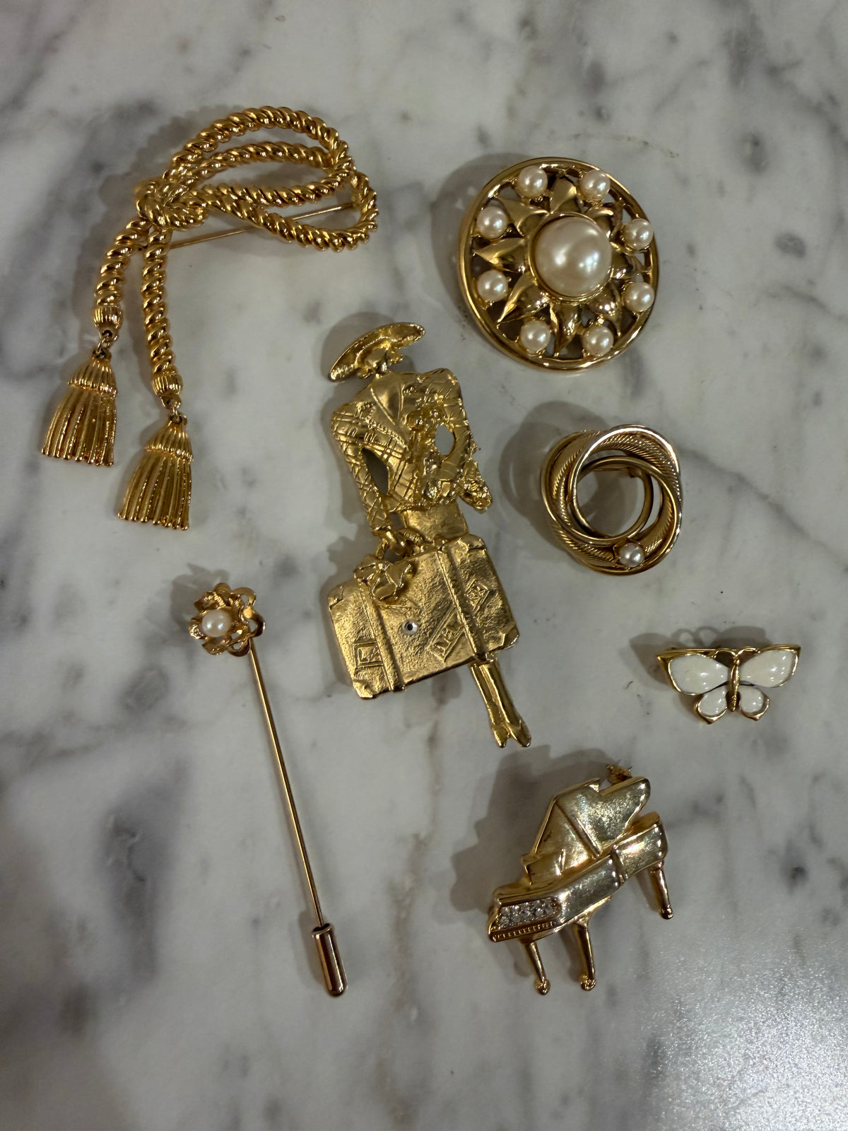 Brooch pack