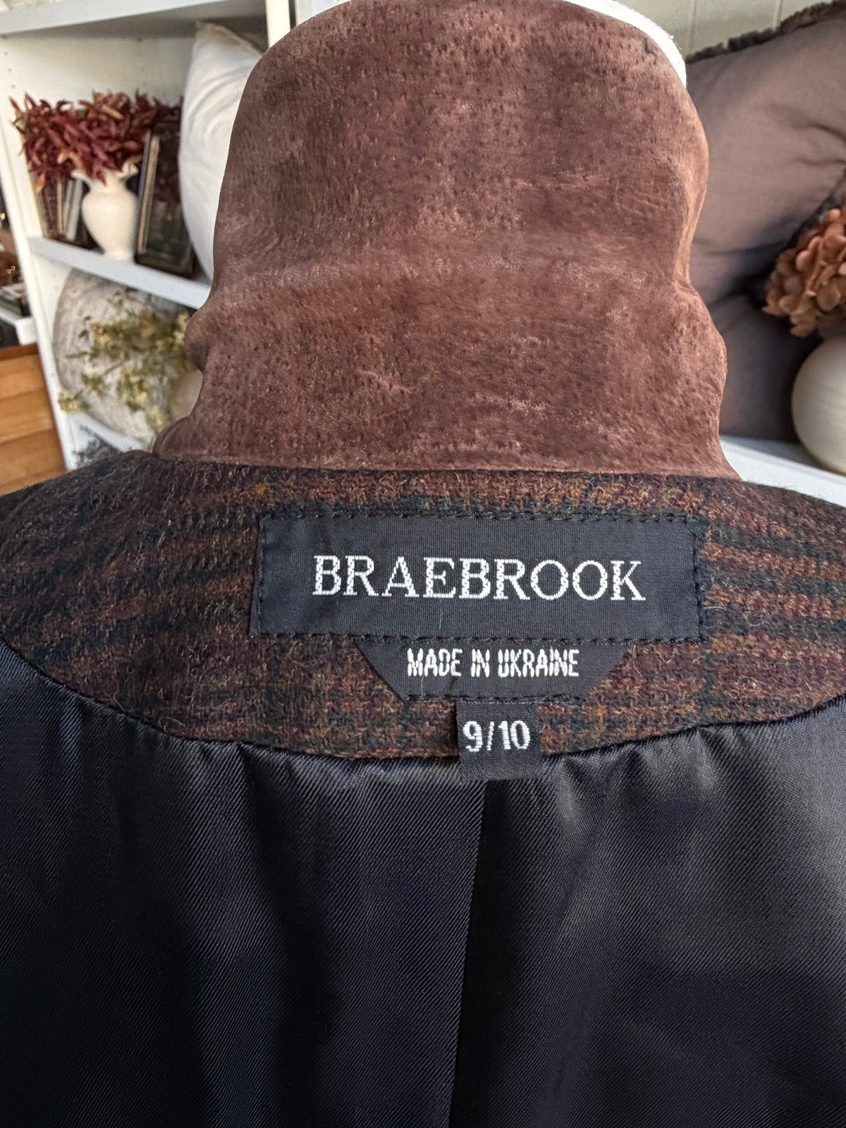 90s Braebrook tweed blazer with leather collar. Fits XS-M petite