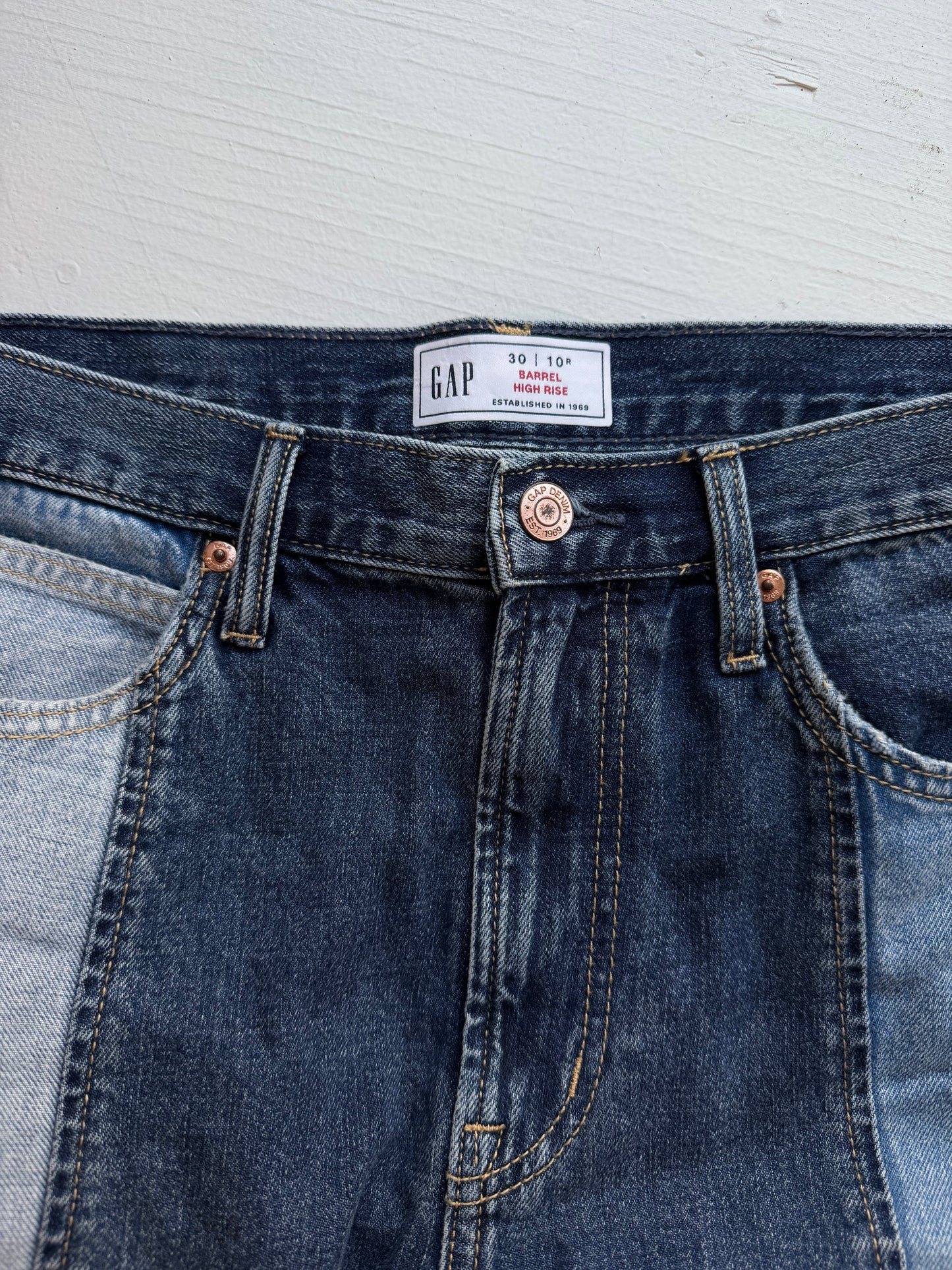 Gap Barrel highrise patchwork jeans. Size 30 (10R)