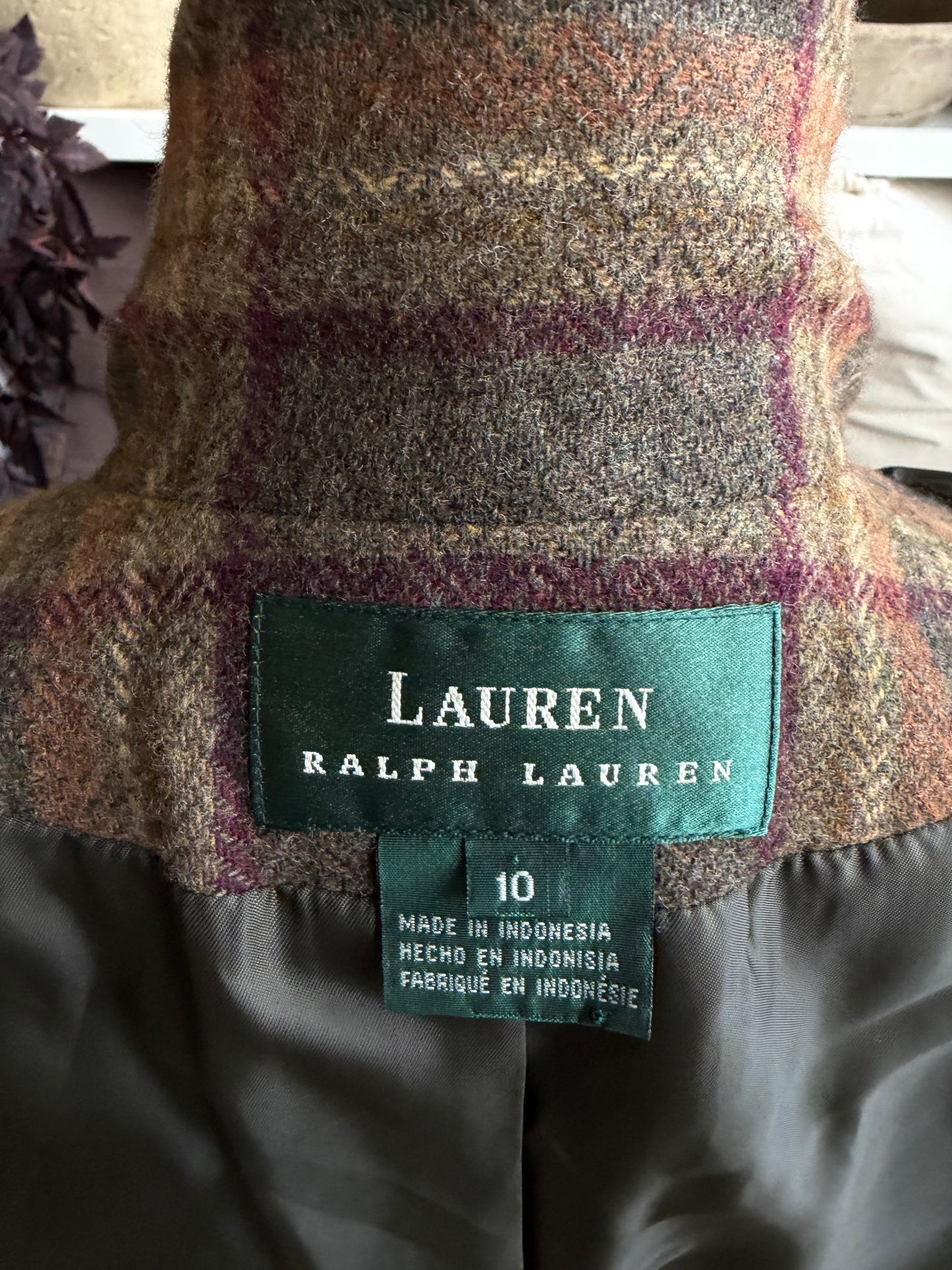 90s Lauren Ralph Lauren wool plaid blazer with suede elbow patches. Fits XXS-S petite