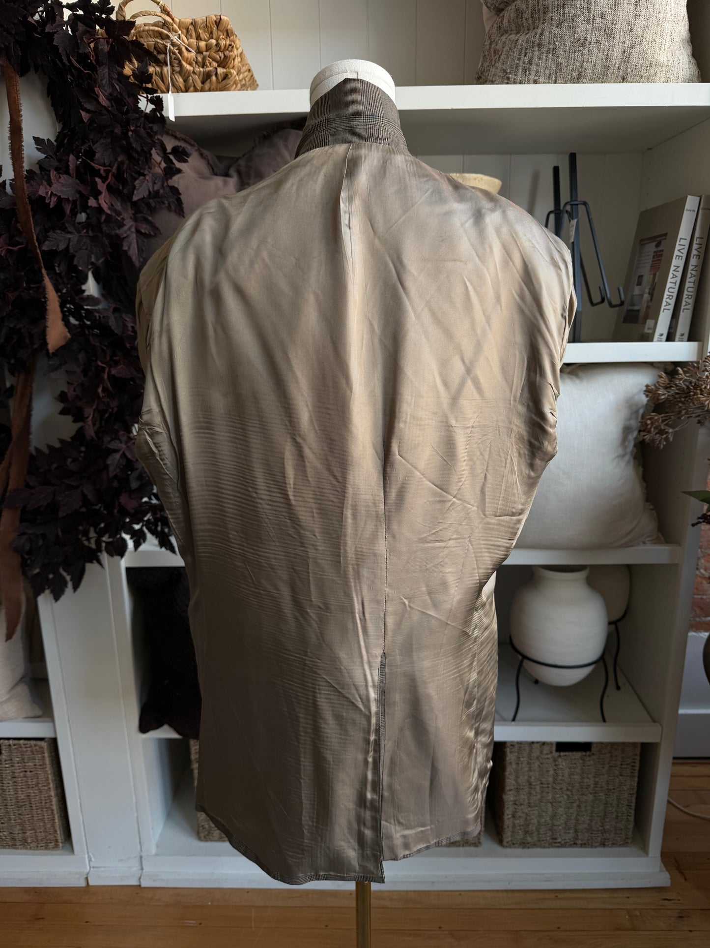 80s Chaps Ralph Lauren light weight wool blazer. Made in Canada. Fits M-XL