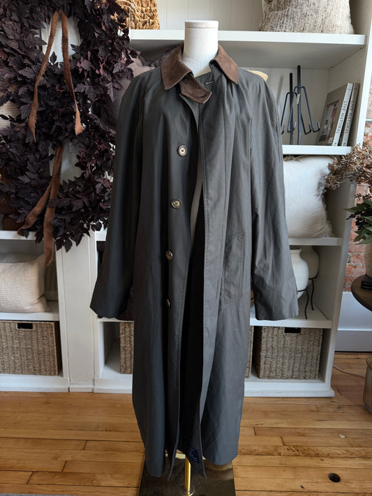 90s Chaps Ralph Lauren green trench with removable wool lining and leather collar. Fits M-XXL