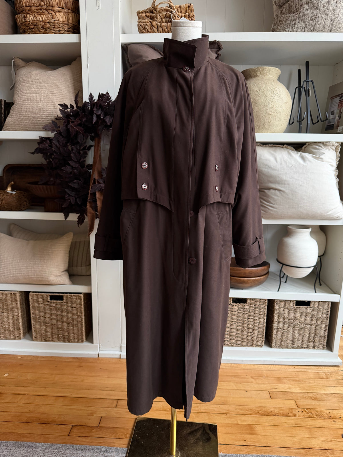 90s Valerie Stevens Petites brown trench. Fits S-L petite