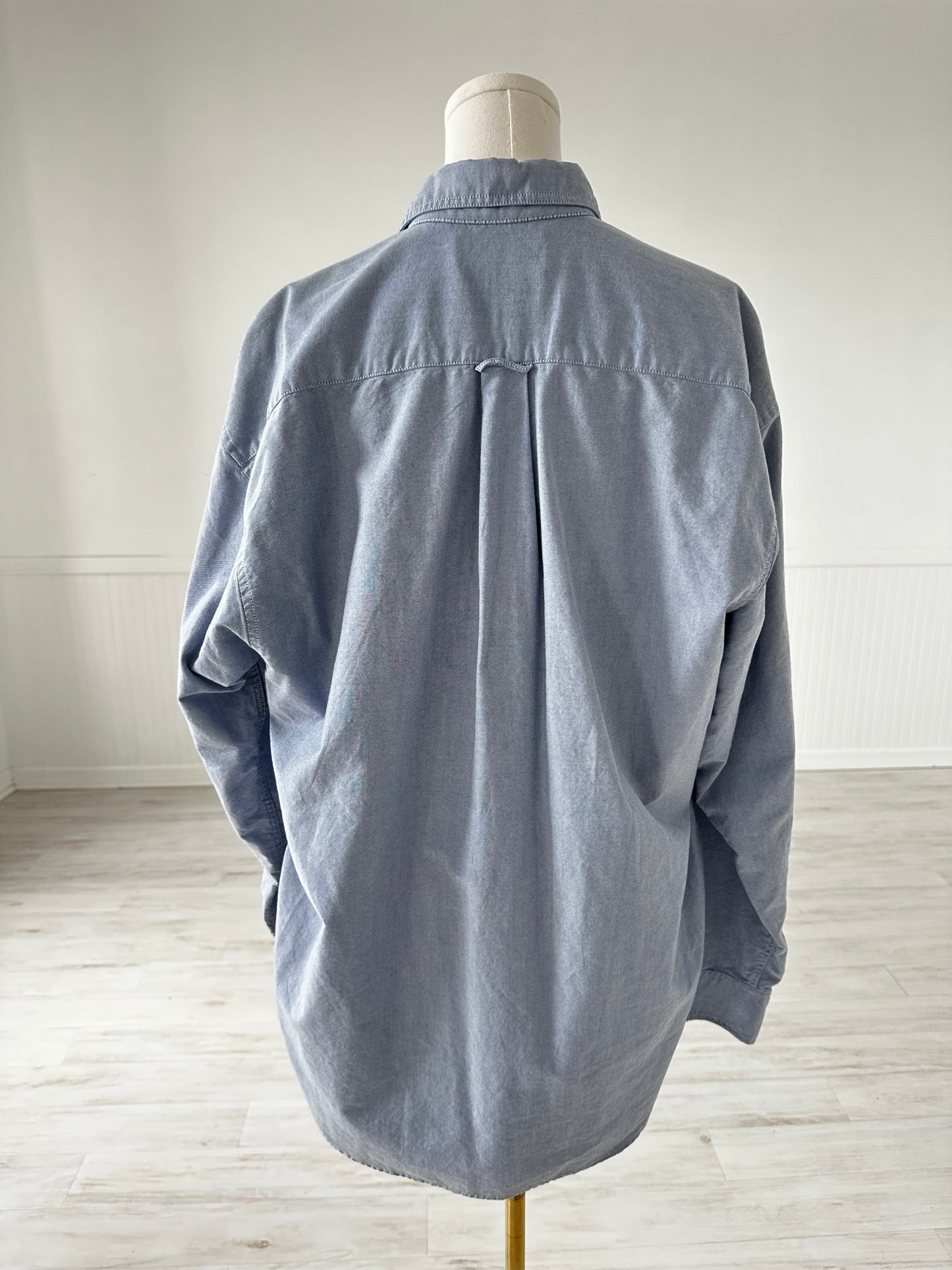 90s American Eagle blue oxford. Made in the USA