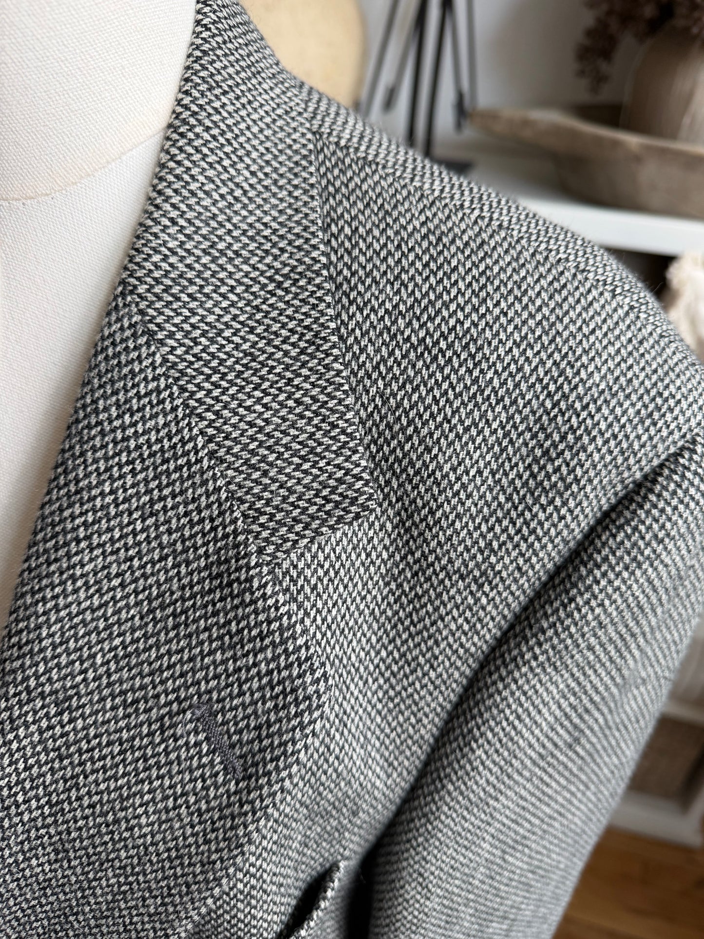 90s Burberrys wool tweed blazer. Made in the USA. Fits S-L