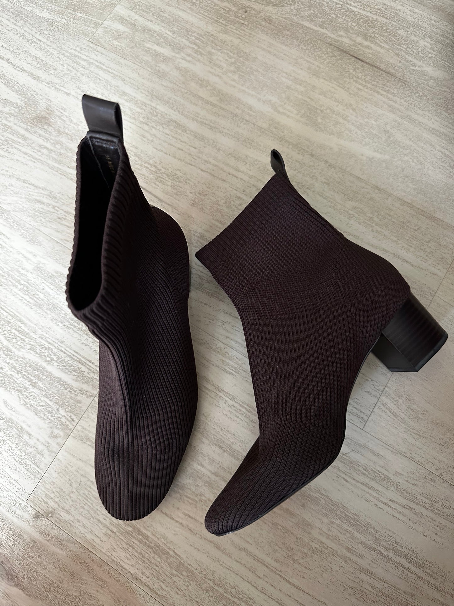 Everlane brown Glove Boot. Size 9.5