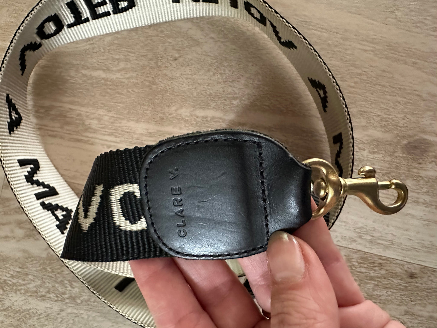 Clarev “I Am A Voter” bag strap