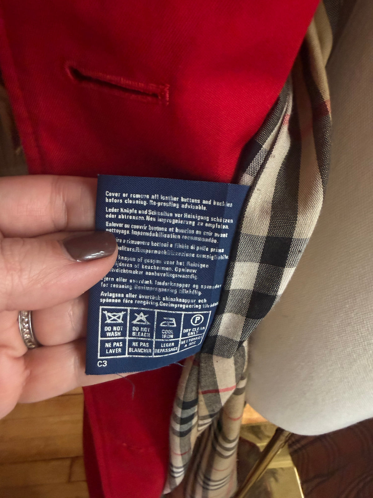 Vintage Red Burberry trench. Fits S-L