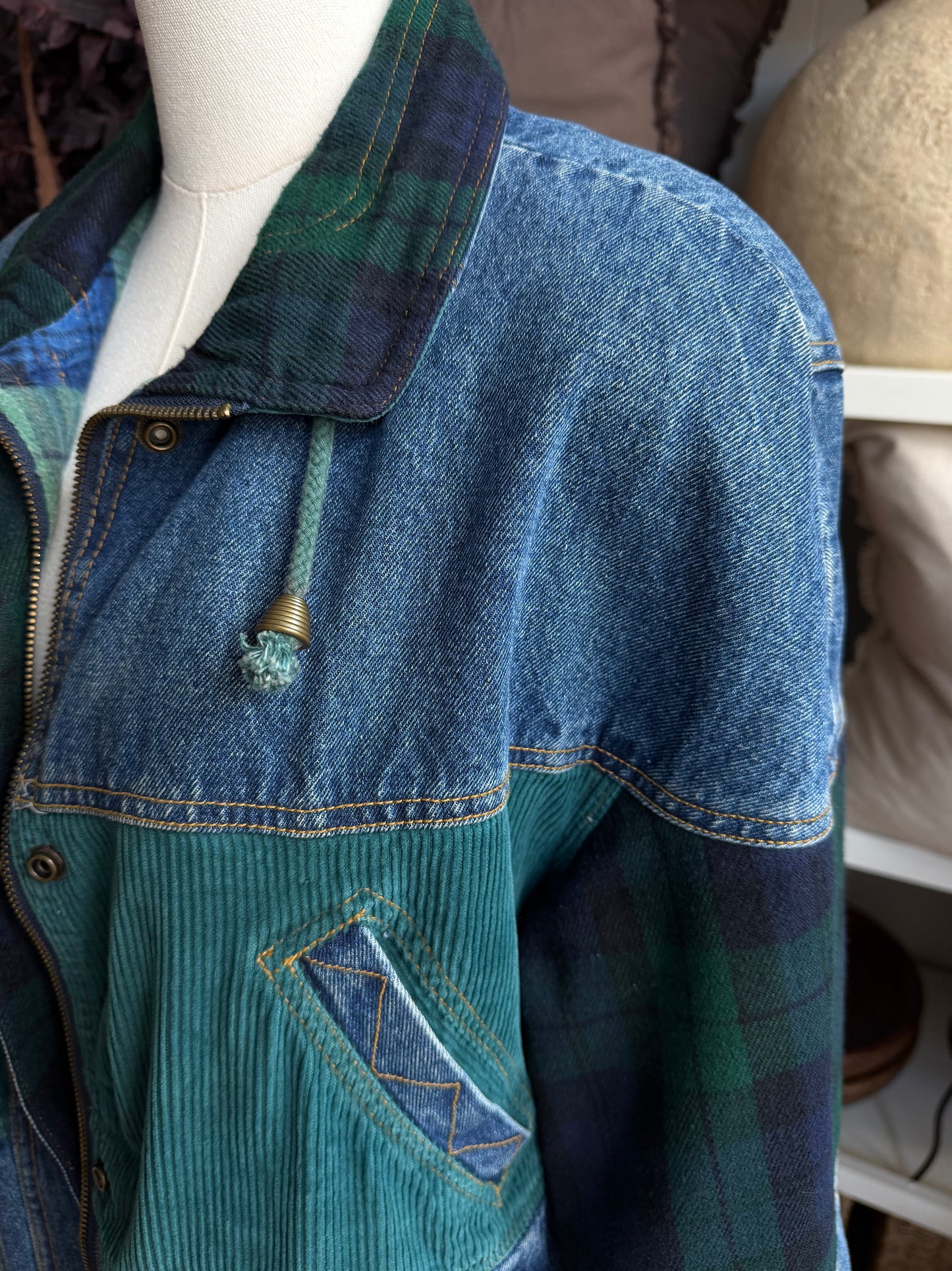 90s Current Scene denim bomber. Fits S-L