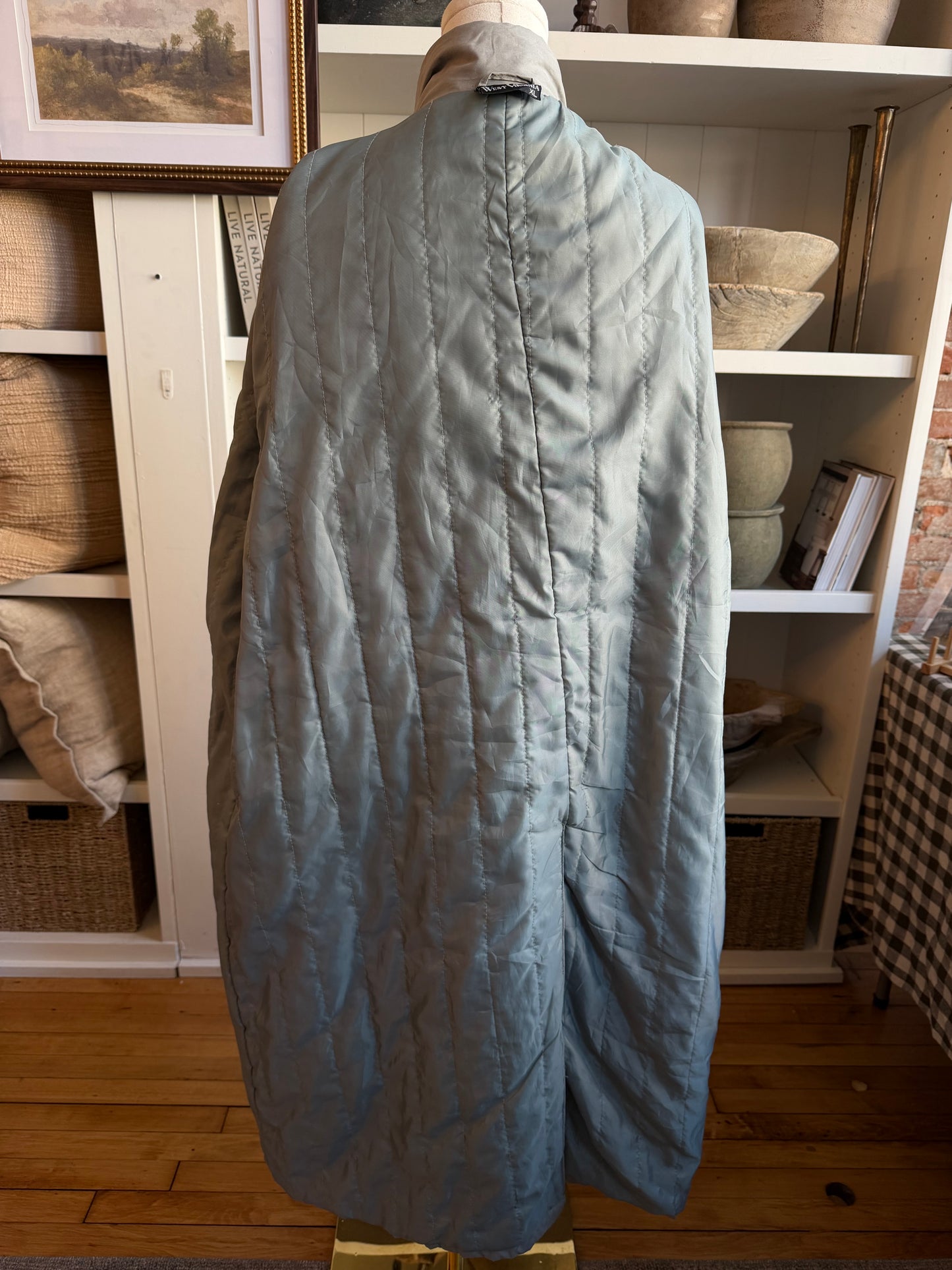 Vintage West Virginia sage green insulated trench. Sourced in Paris