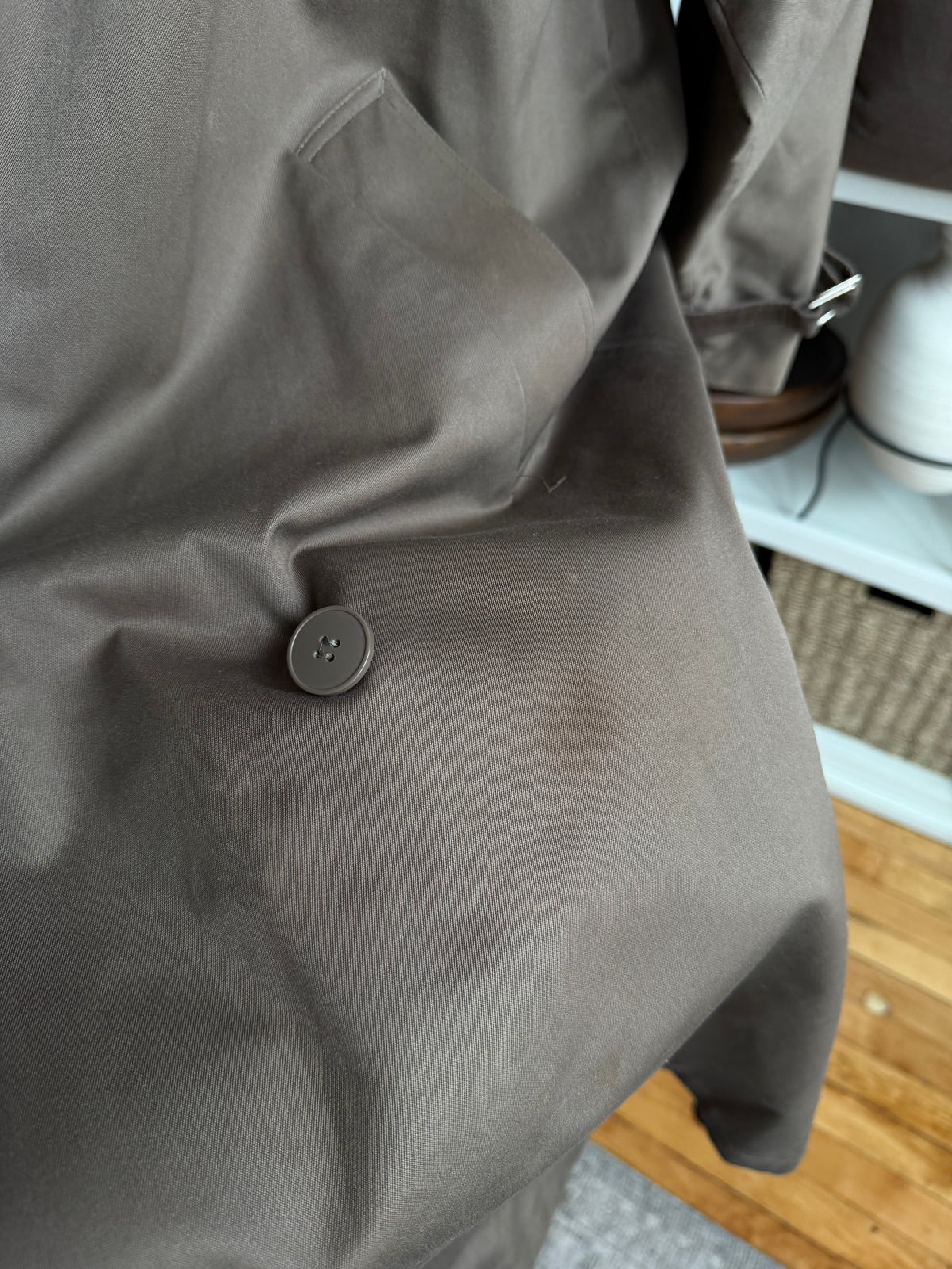 90s La Vogue trench with leather collar. Fits S-L
