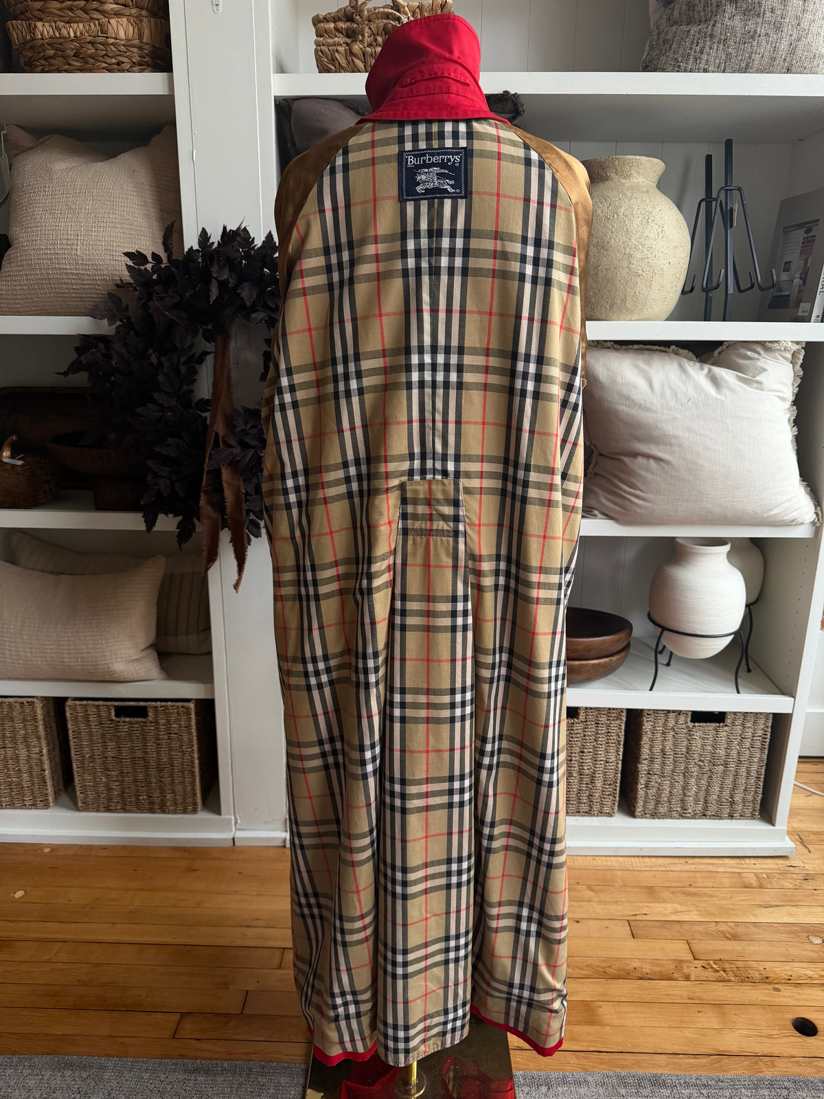 Vintage Red Burberry trench. Fits S-L