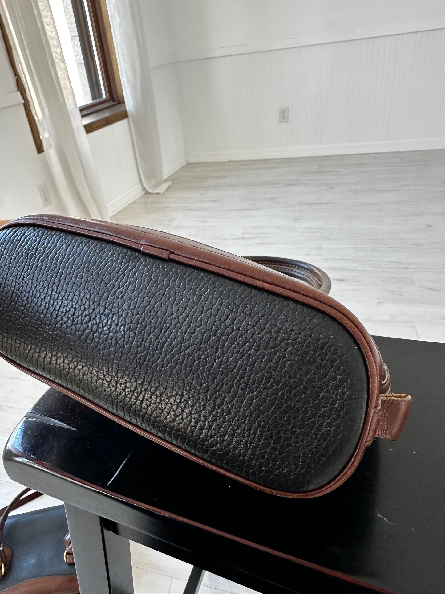 90s Dooney and Bourke navy satchel with matching wallet