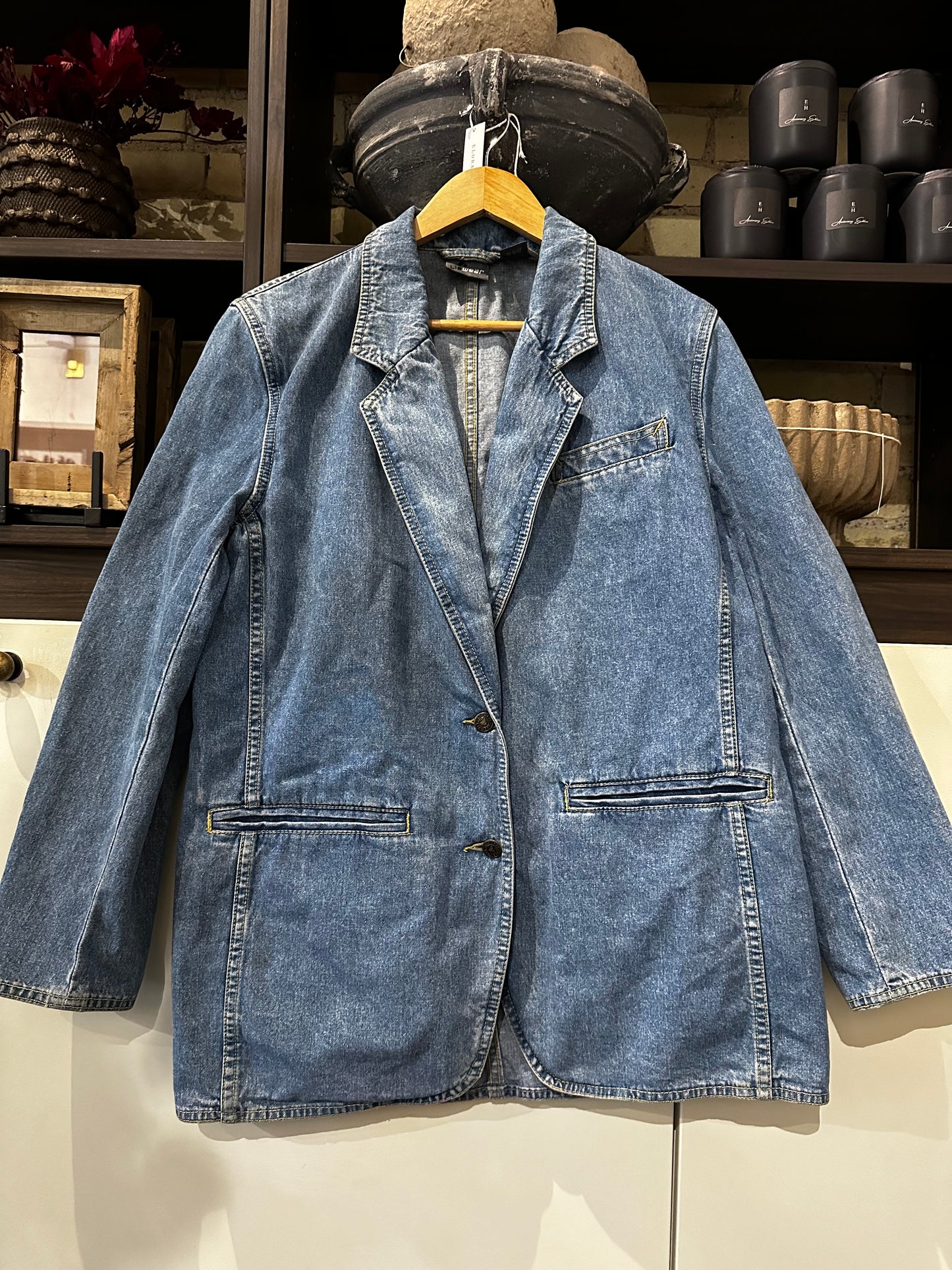 Liz wear vintage denim blazer