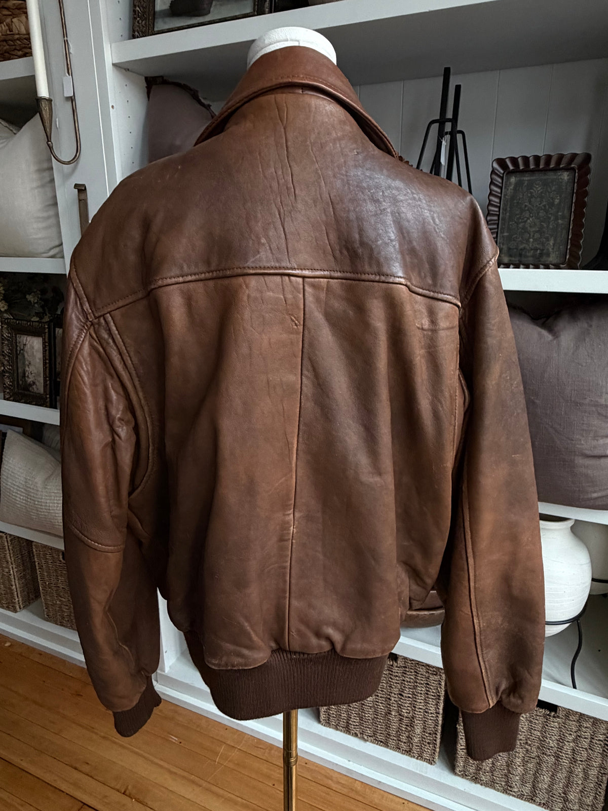 90s Adam Spencer leather bomber. Fits S-L