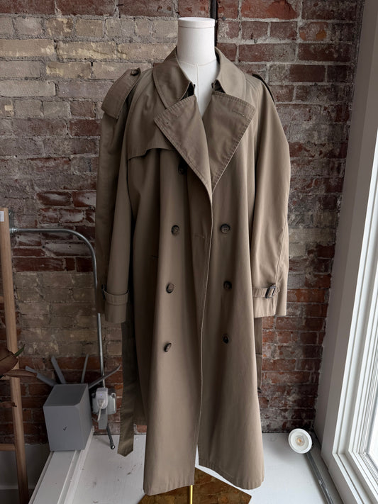 60s/70s Botany 500 trench with zip out lining. Made in USA