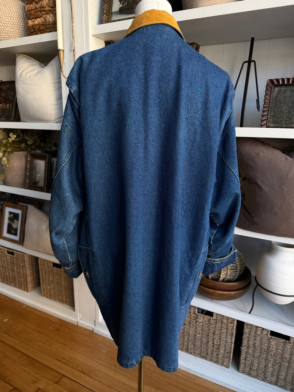 90s Boundary Waters denim barn coat. Fits M-XL tall