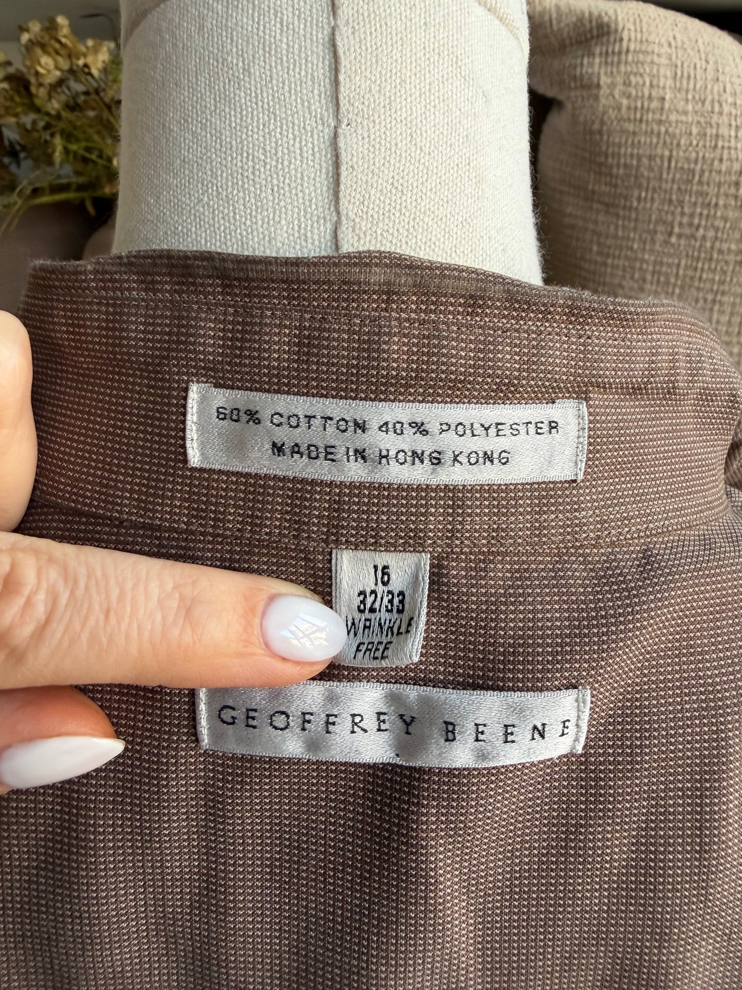 90s Geoffrey Beene brown cotton button down. Made in Hong Kong
