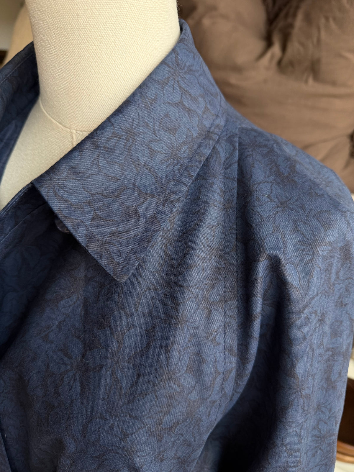 80s London Fog navy floral trench. Made in the USA. Fits S-L petite
